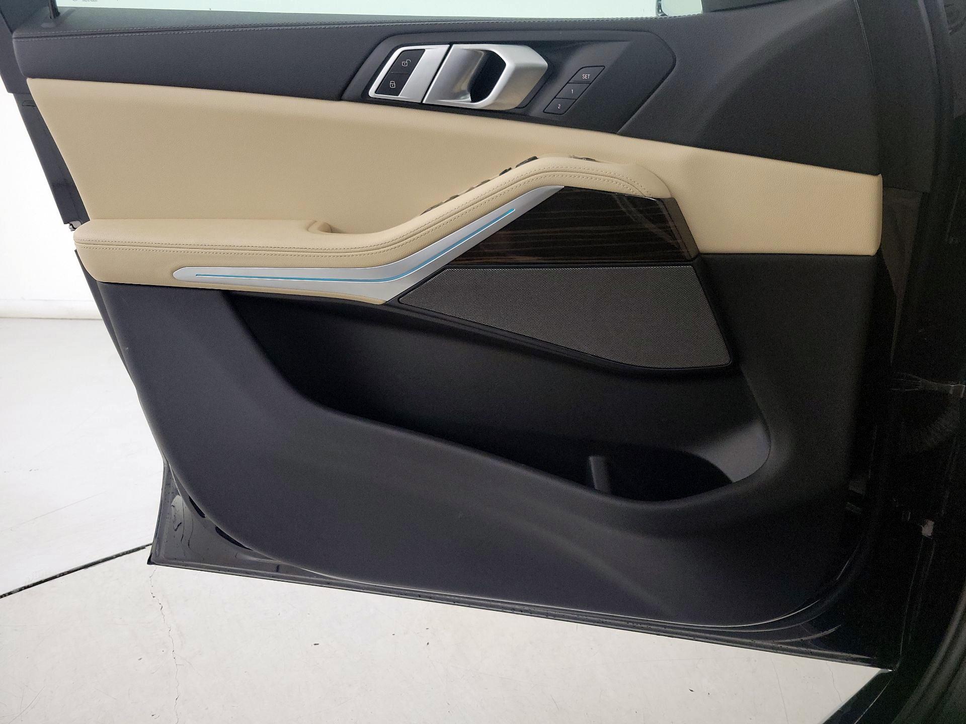 Thumbnail: 2021 BMW X5 - 12