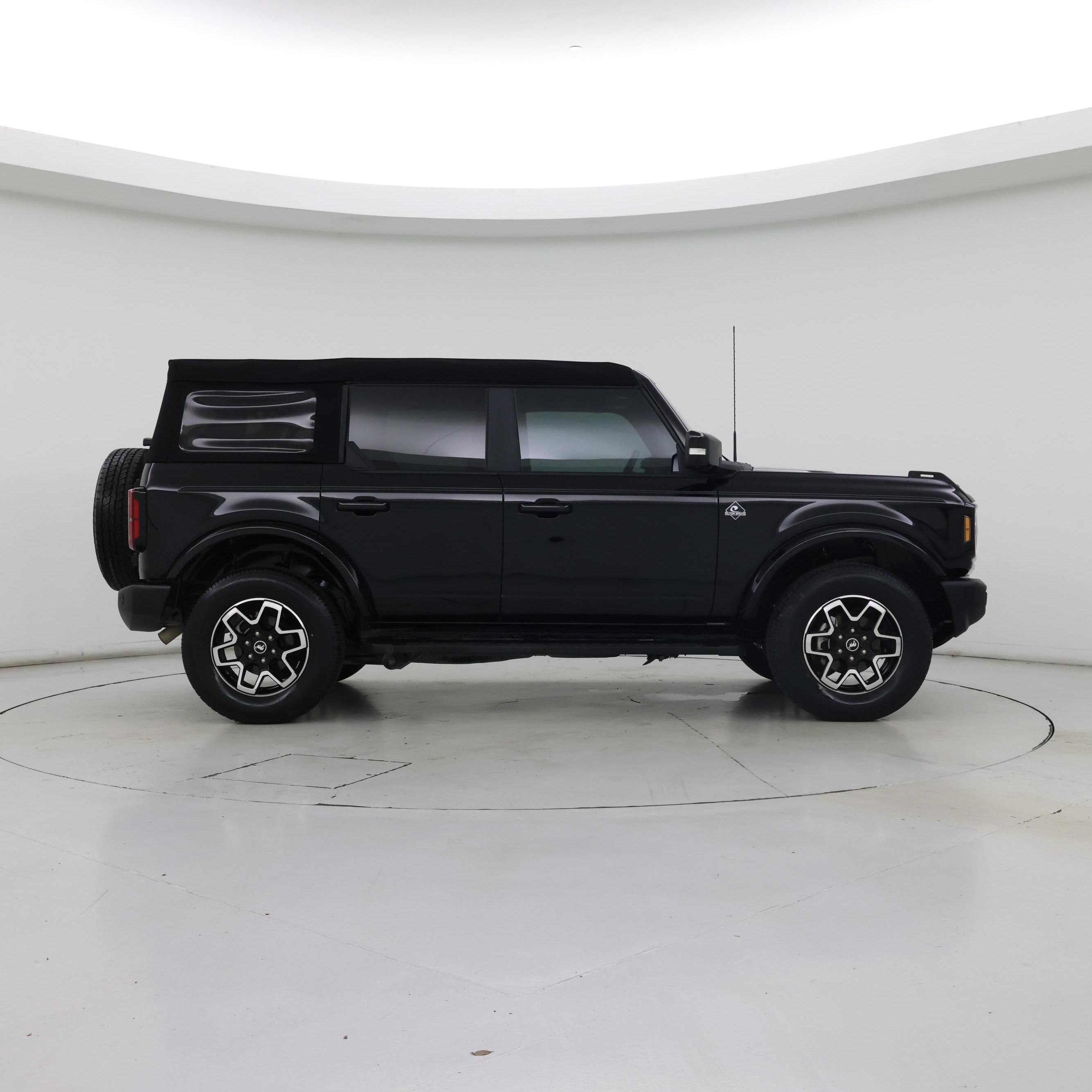 Thumbnail: 2023 Ford Bronco - 7