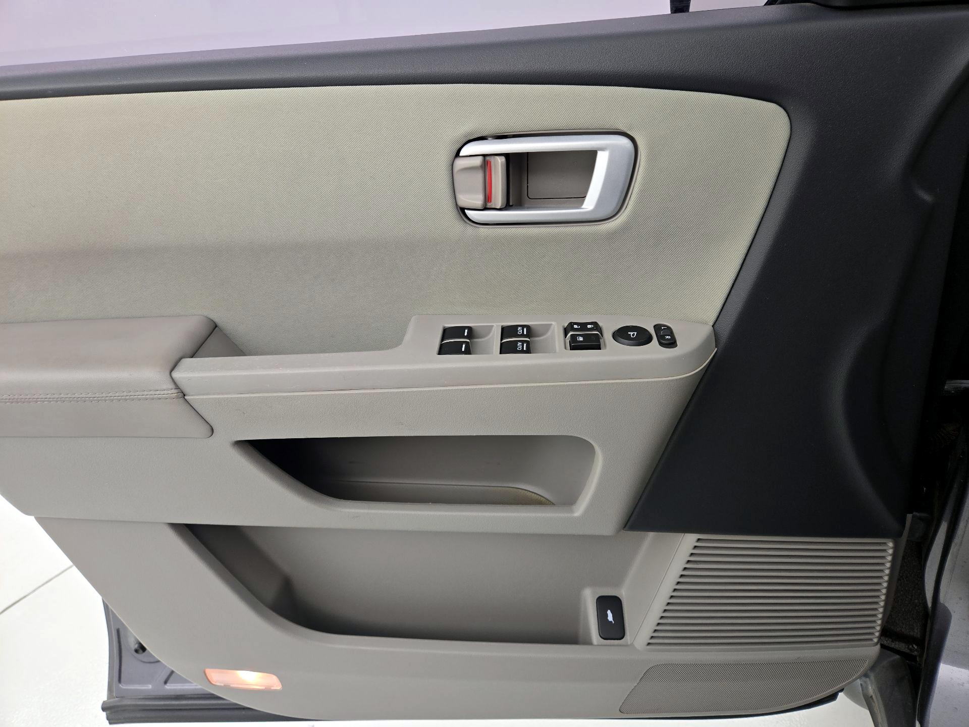 Thumbnail: 2015 Honda Pilot - 12
