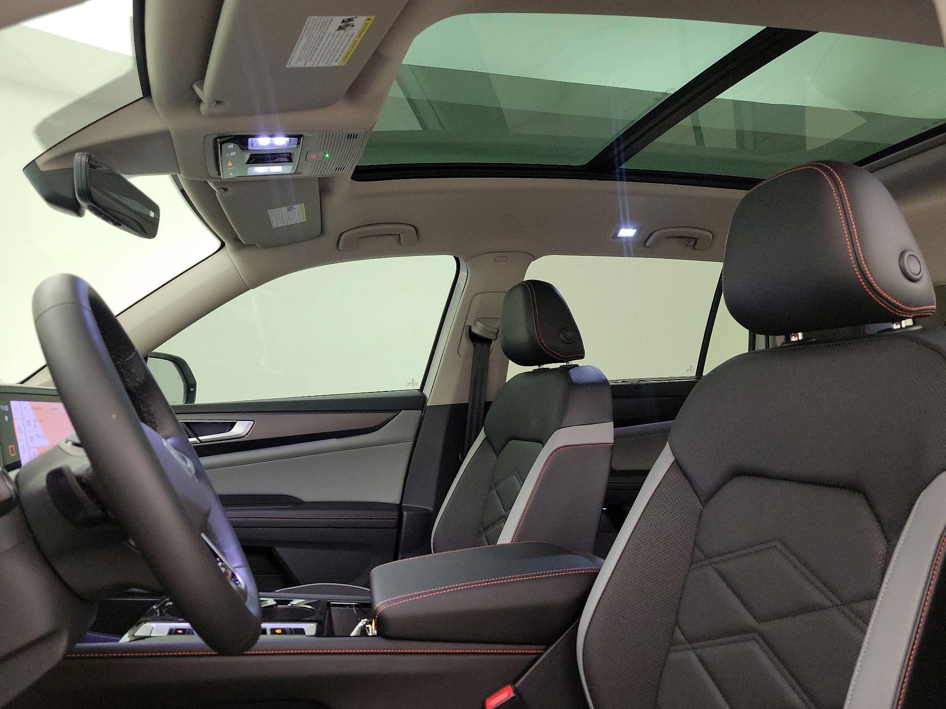 Thumbnail: 2024 Volkswagen Atlas - 18