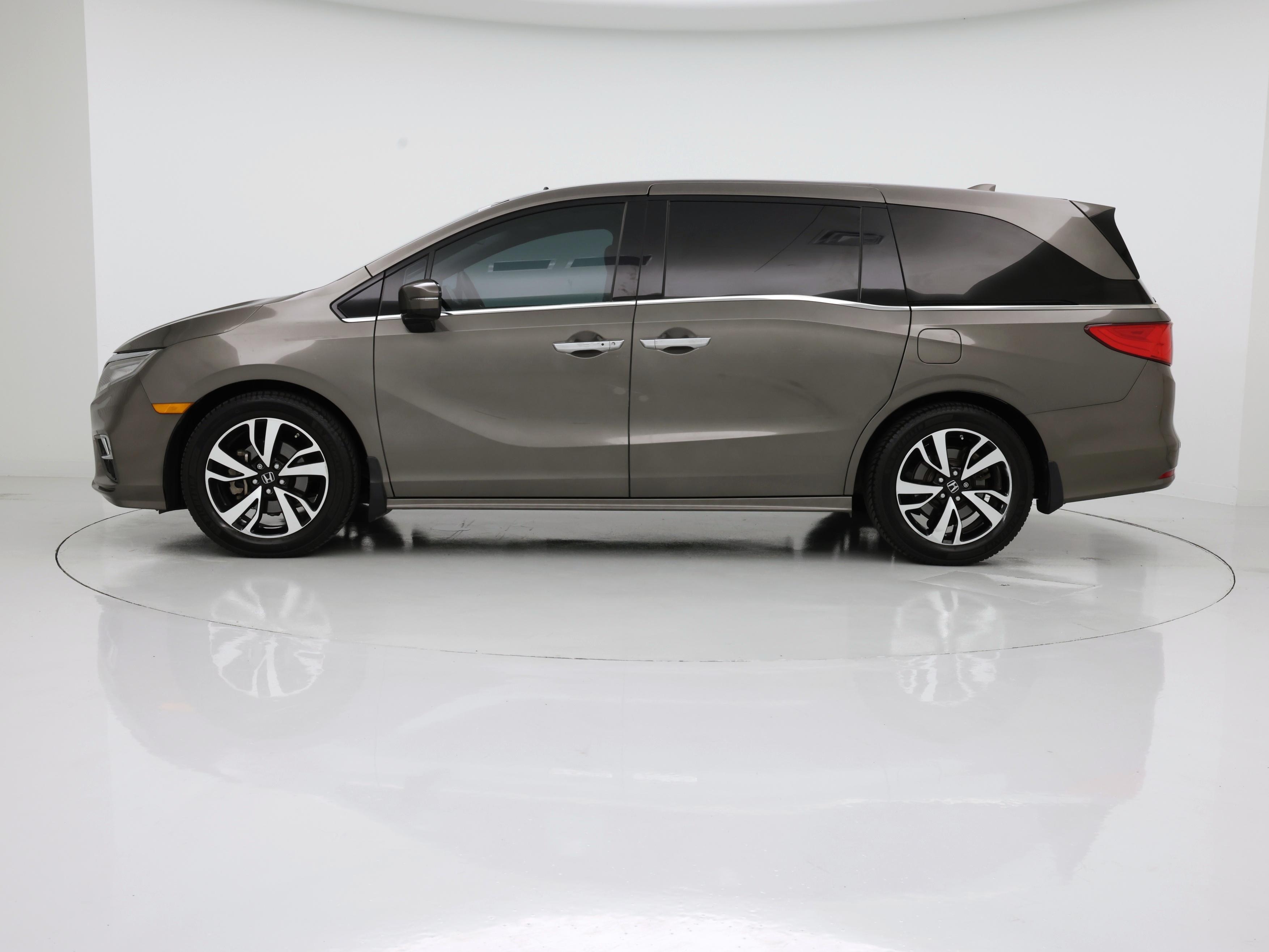 Thumbnail: 2018 Honda Odyssey - 3