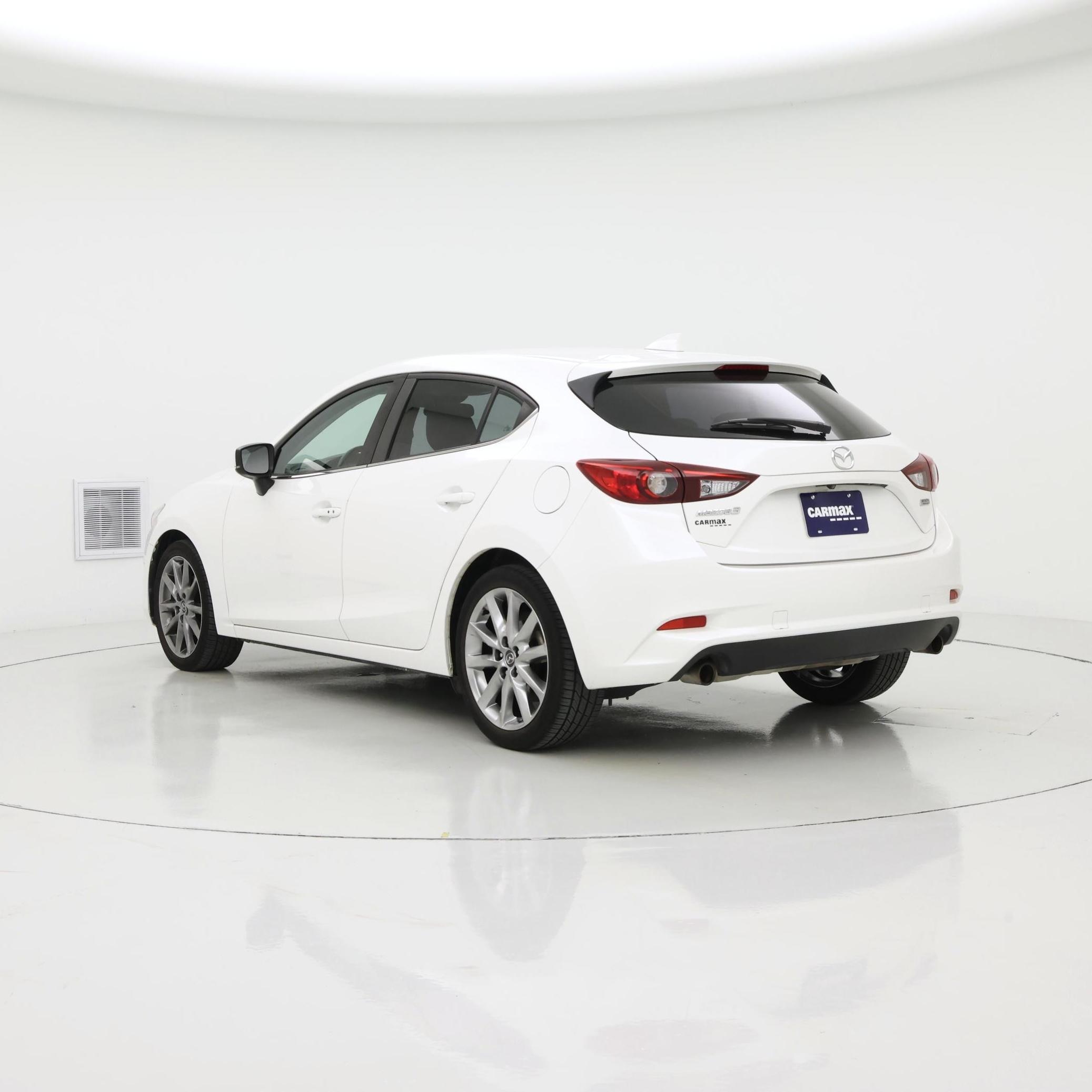 Thumbnail: 2018 Mazda Mazda3 - 2