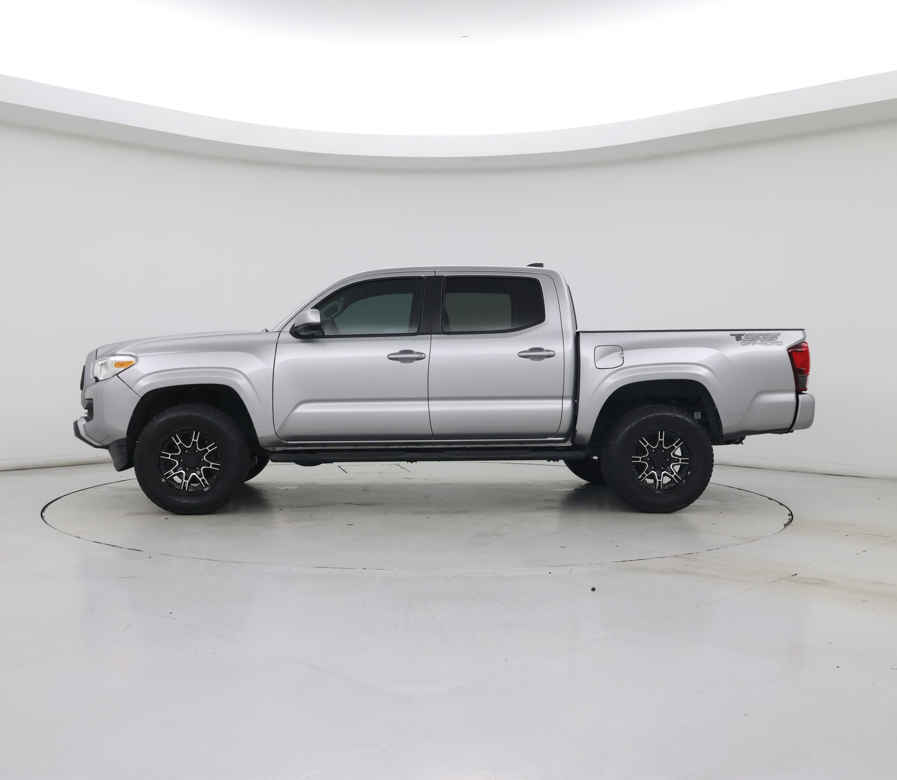 Thumbnail: 2021 Toyota Tacoma - 3