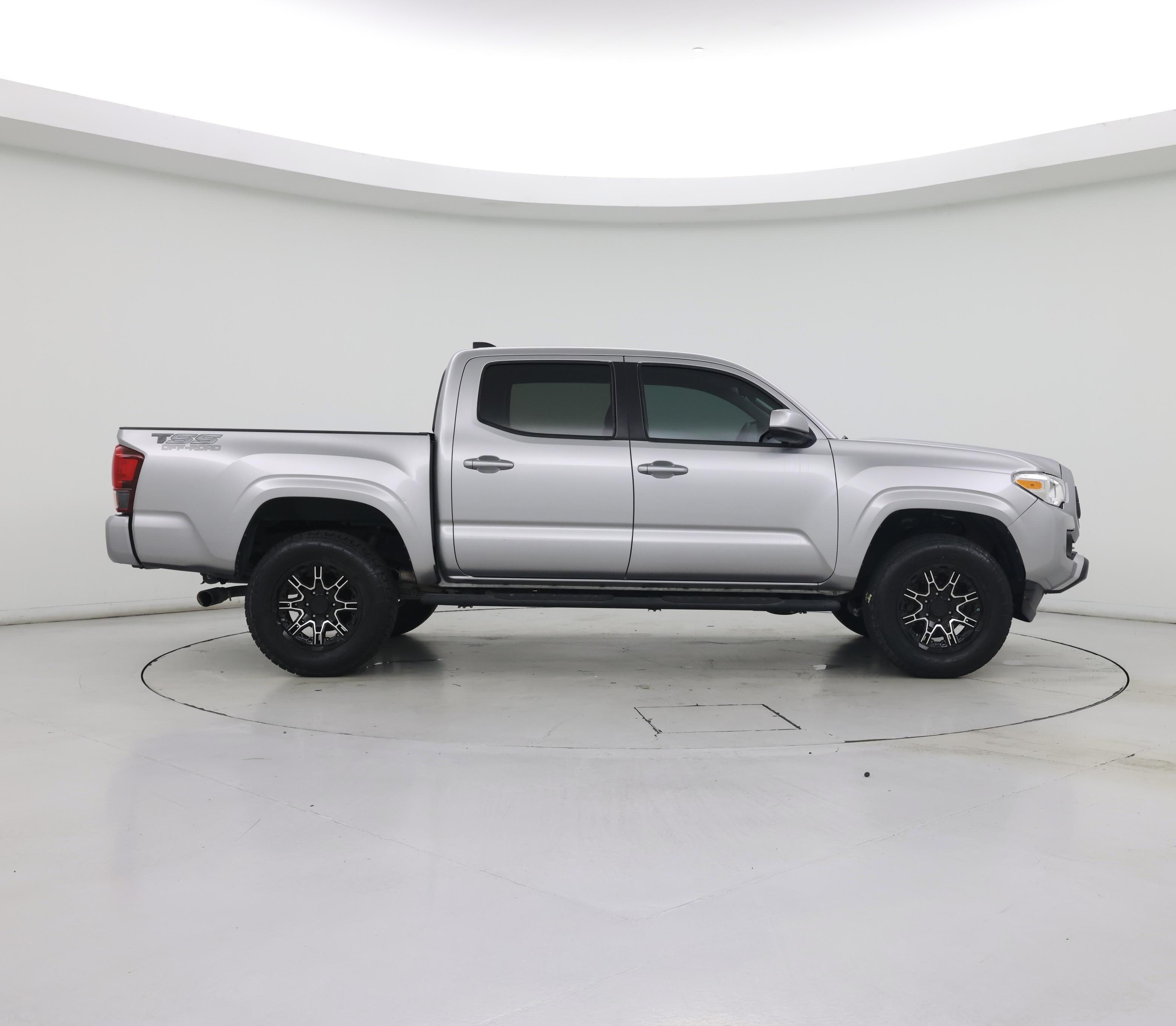 Thumbnail: 2021 Toyota Tacoma - 7