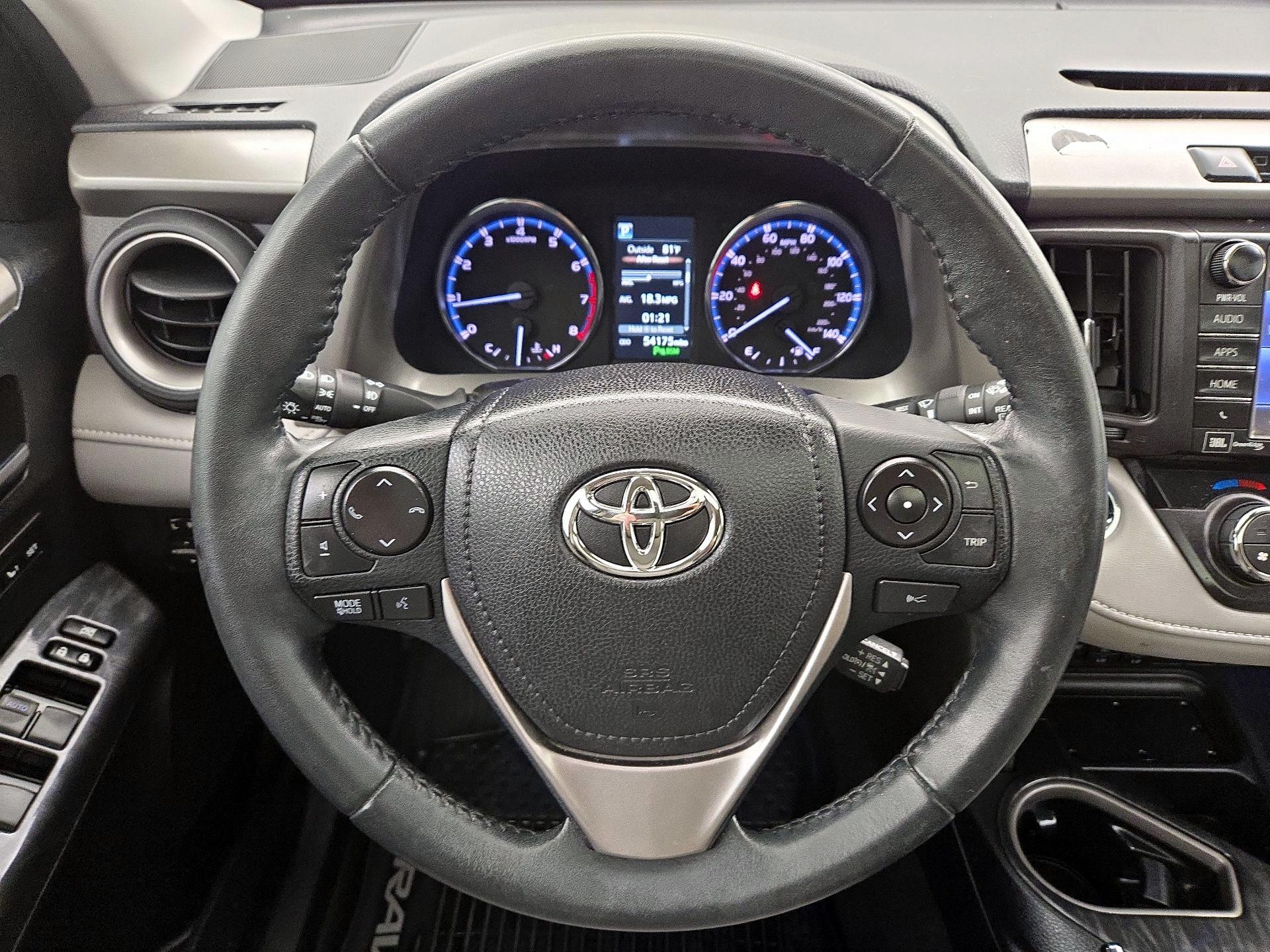 Thumbnail: 2017 Toyota RAV4 - 10