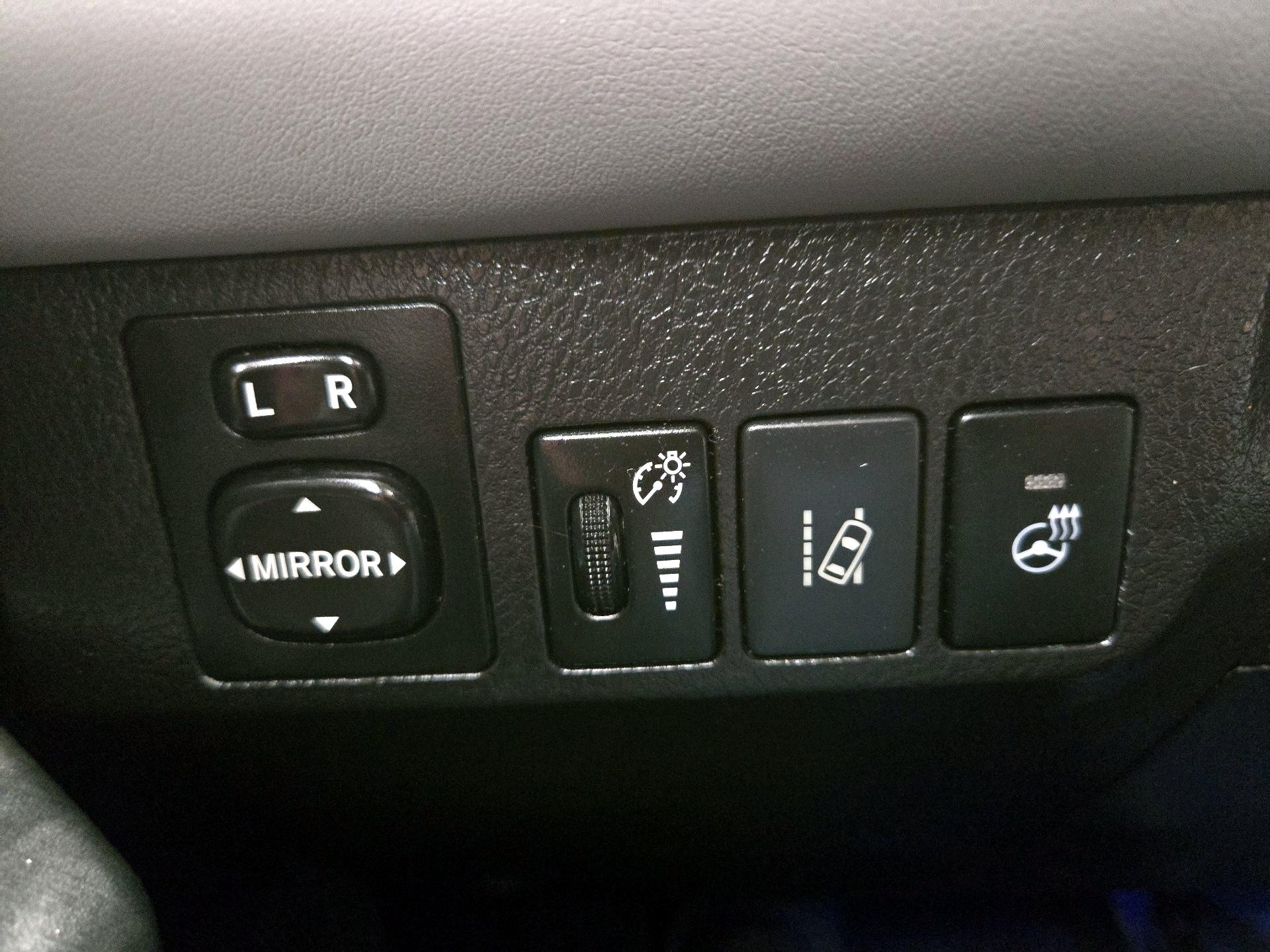 Thumbnail: 2017 Toyota RAV4 - 13