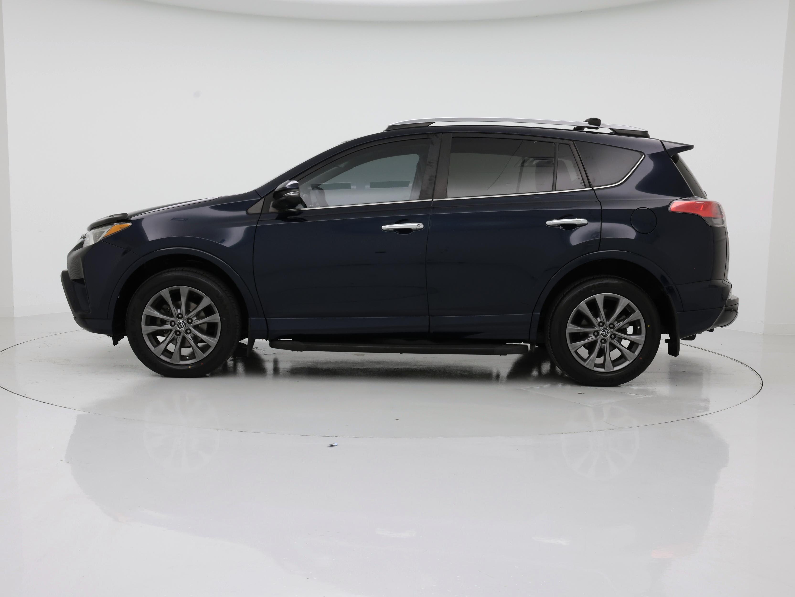 Thumbnail: 2017 Toyota RAV4 - 3