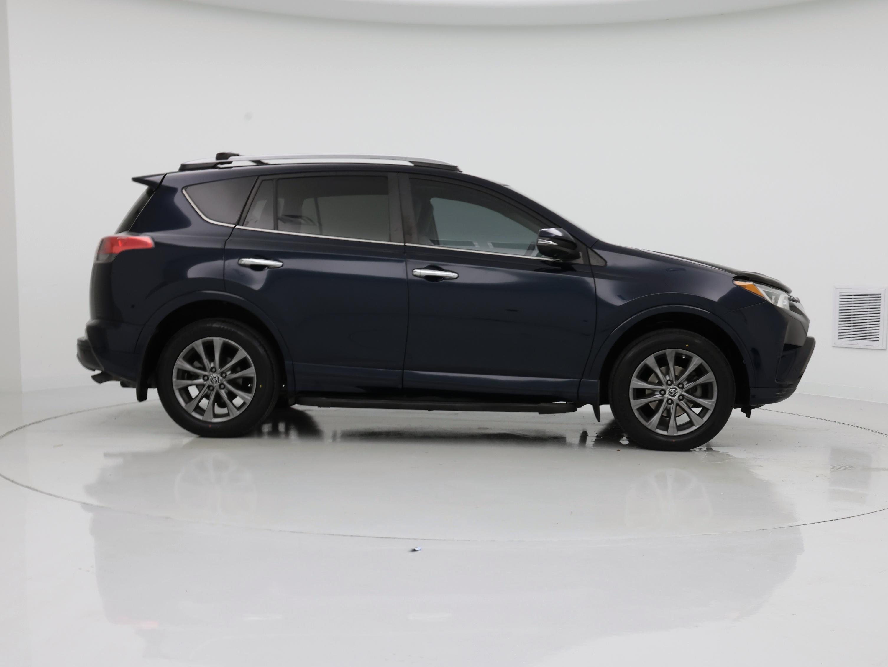 Thumbnail: 2017 Toyota RAV4 - 7
