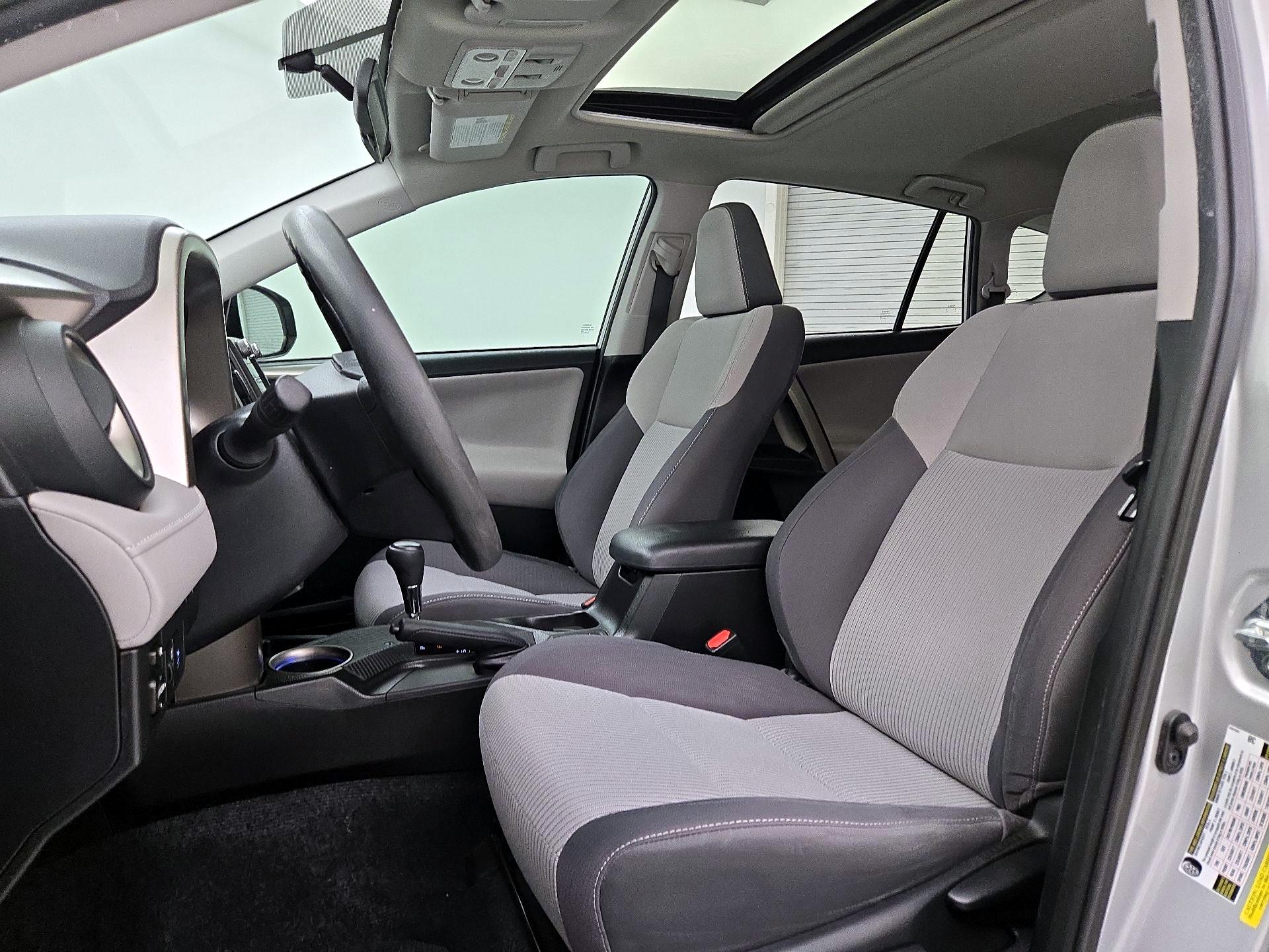 Thumbnail: 2014 Toyota RAV4 - 11