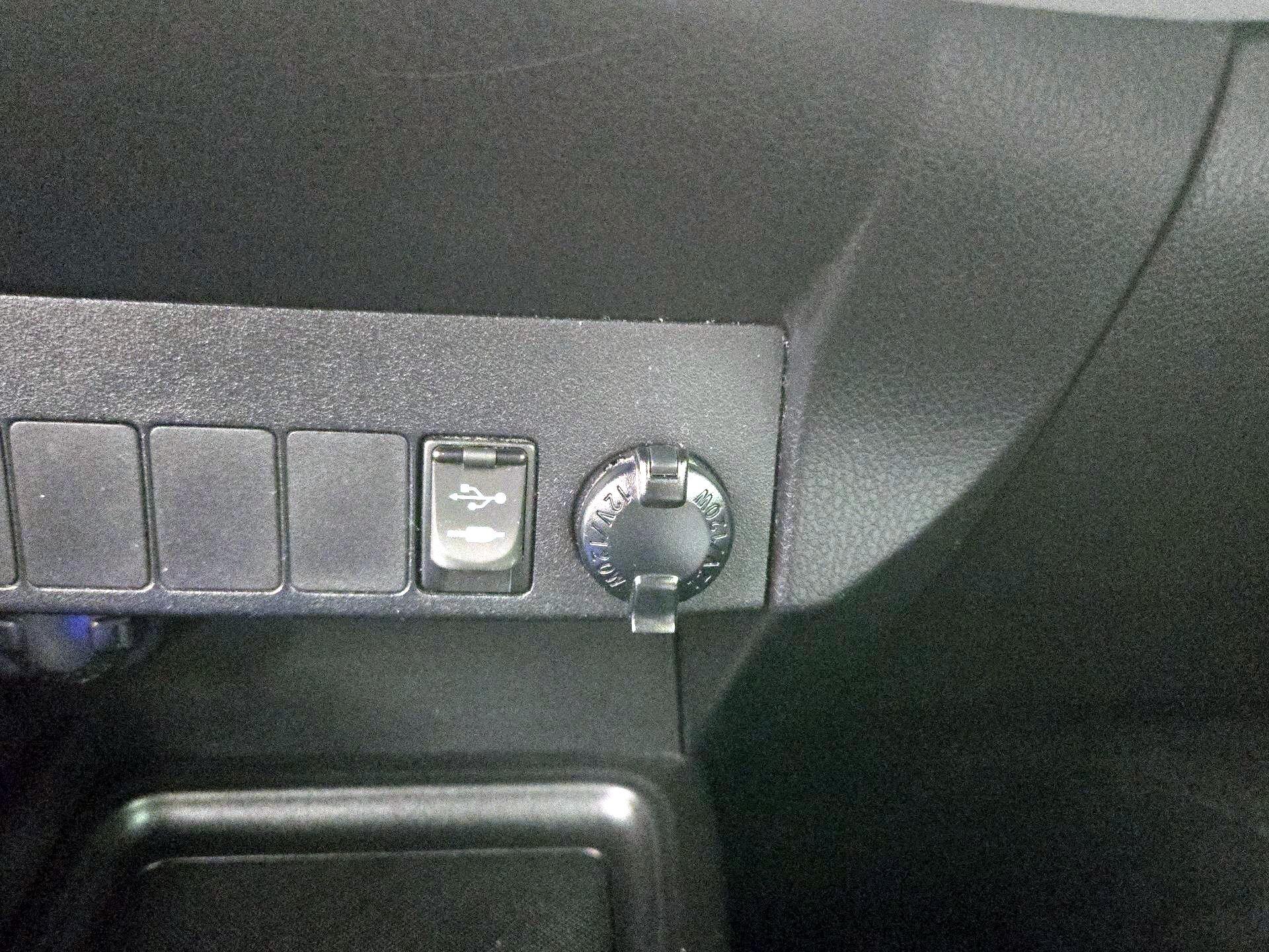 Thumbnail: 2014 Toyota RAV4 - 18