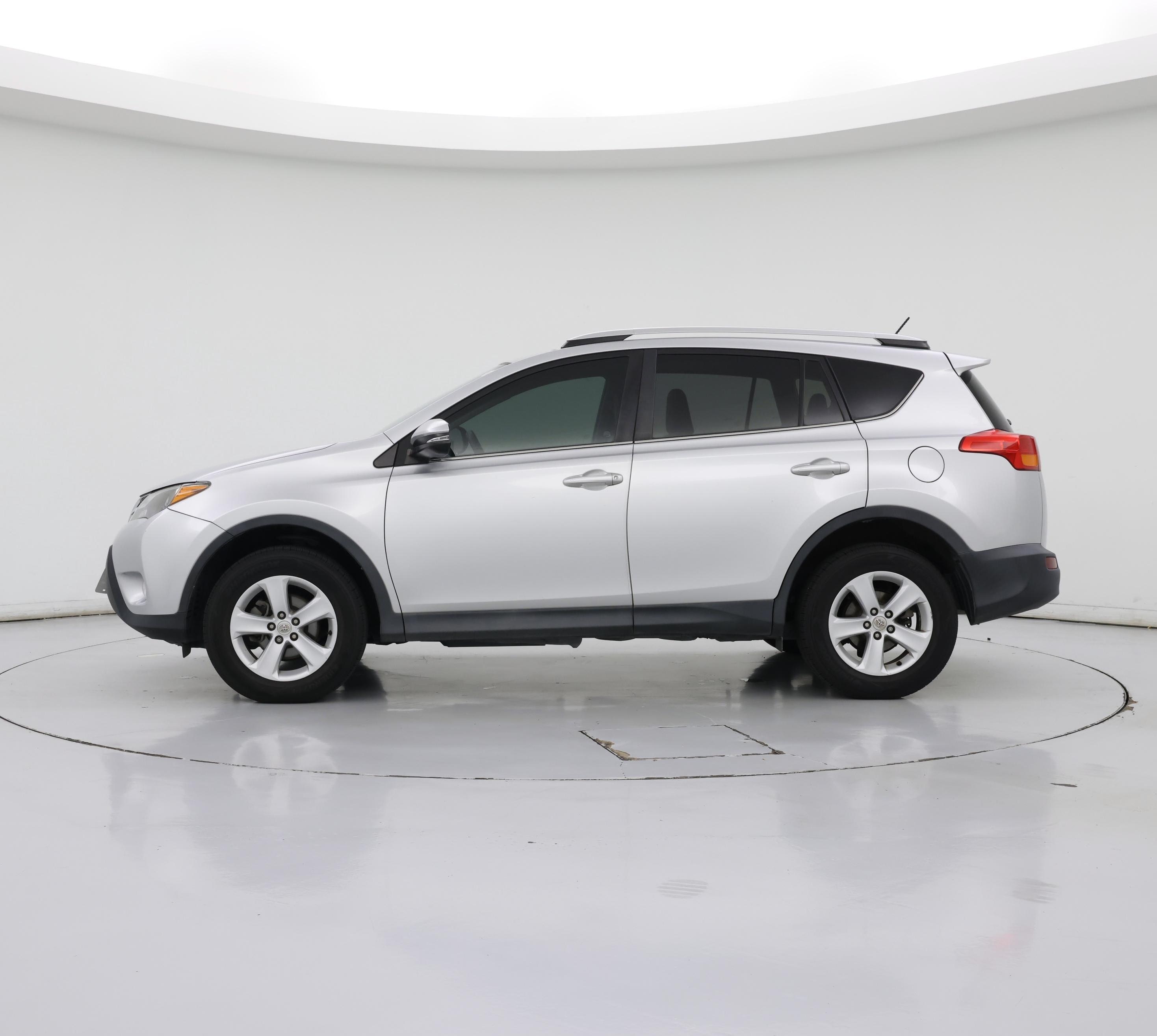 Thumbnail: 2014 Toyota RAV4 - 3