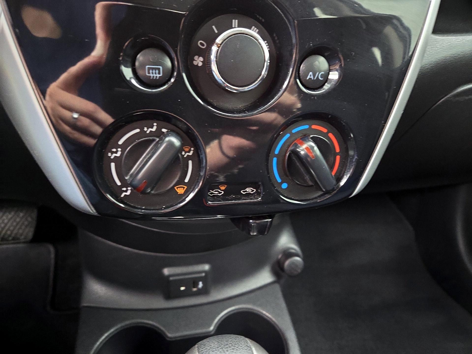 Thumbnail: 2017 Nissan Versa Note - 16