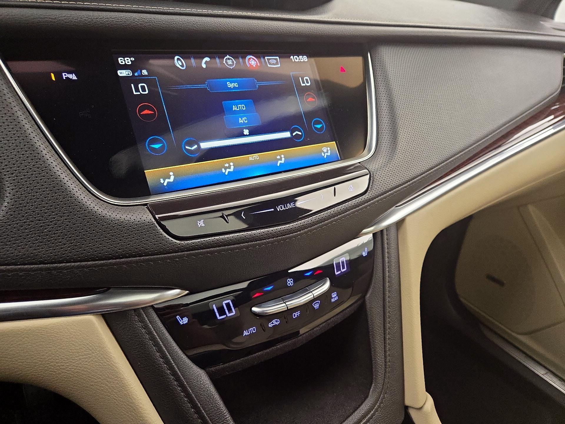 Thumbnail: 2018 Cadillac XT5 - 17
