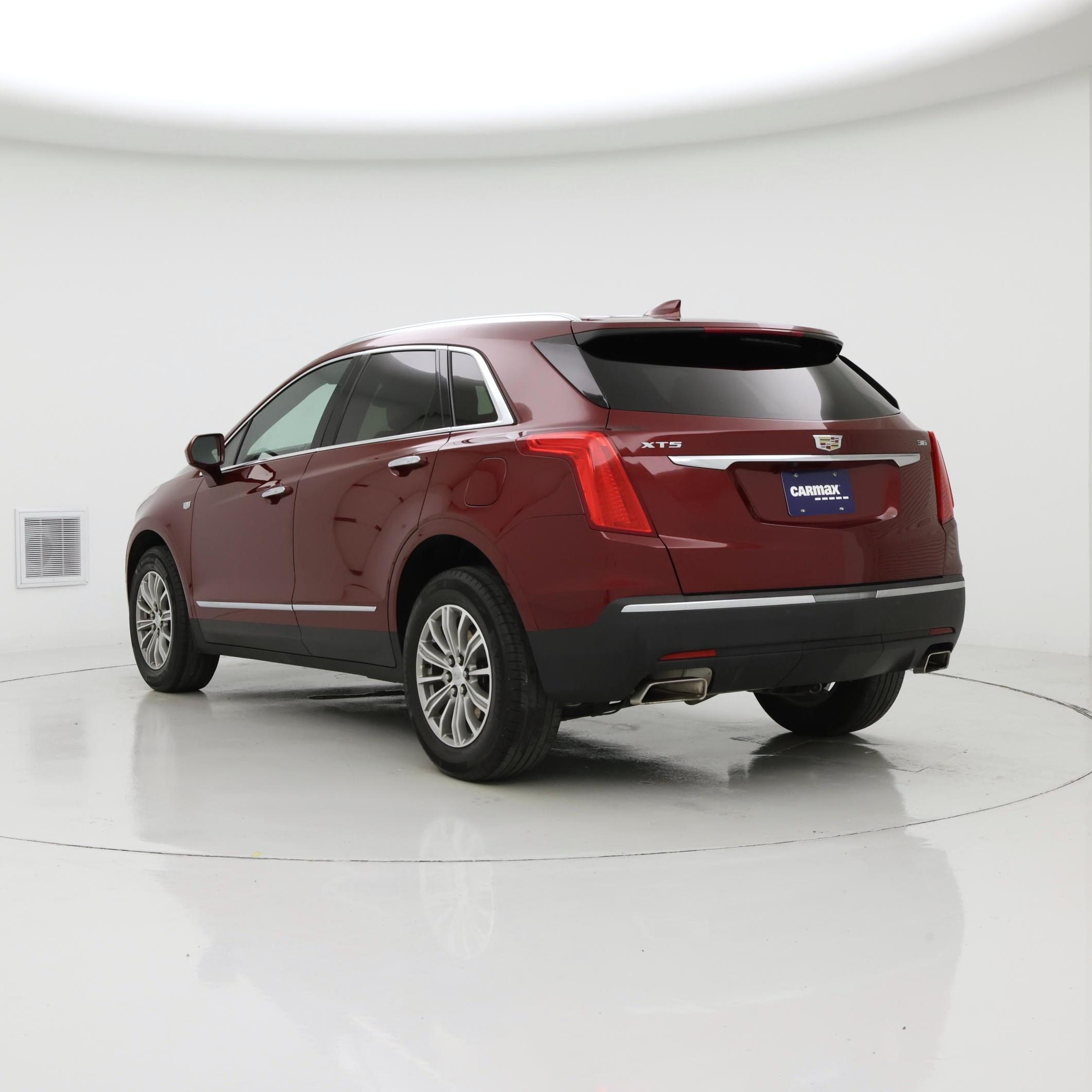 Thumbnail: 2018 Cadillac XT5 - 2