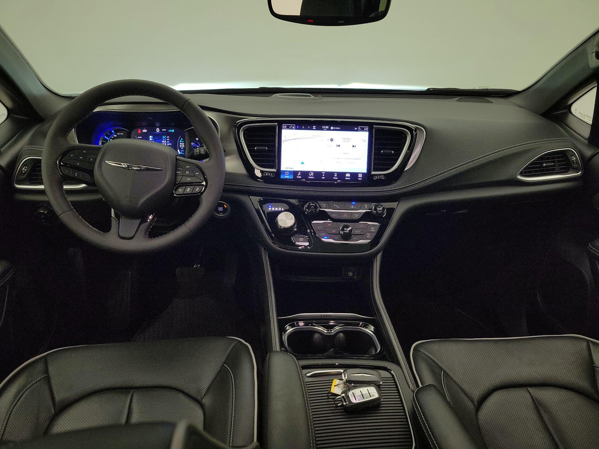 Thumbnail: 2024 Chrysler Pacifica - 9