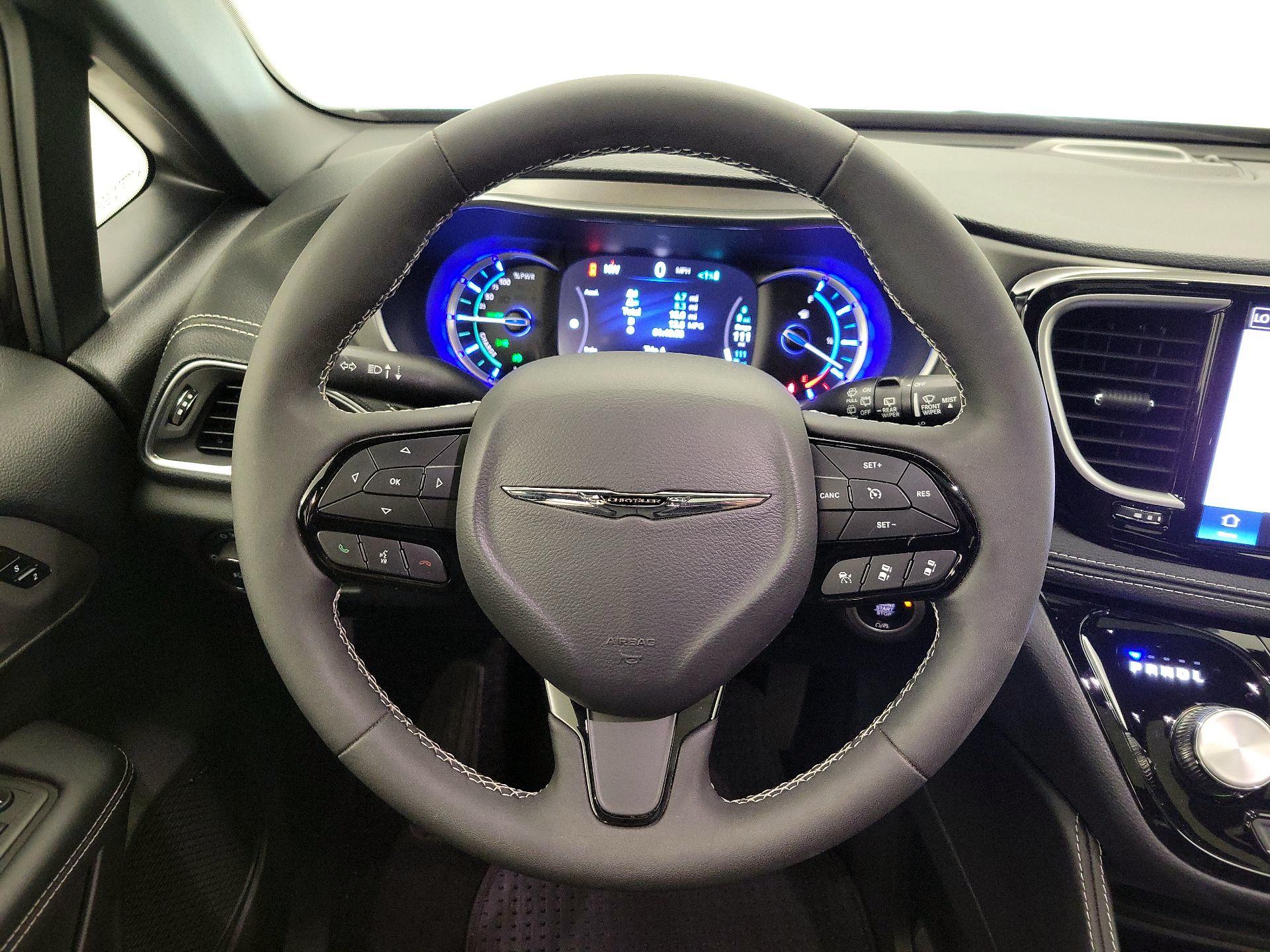 Thumbnail: 2024 Chrysler Pacifica - 10