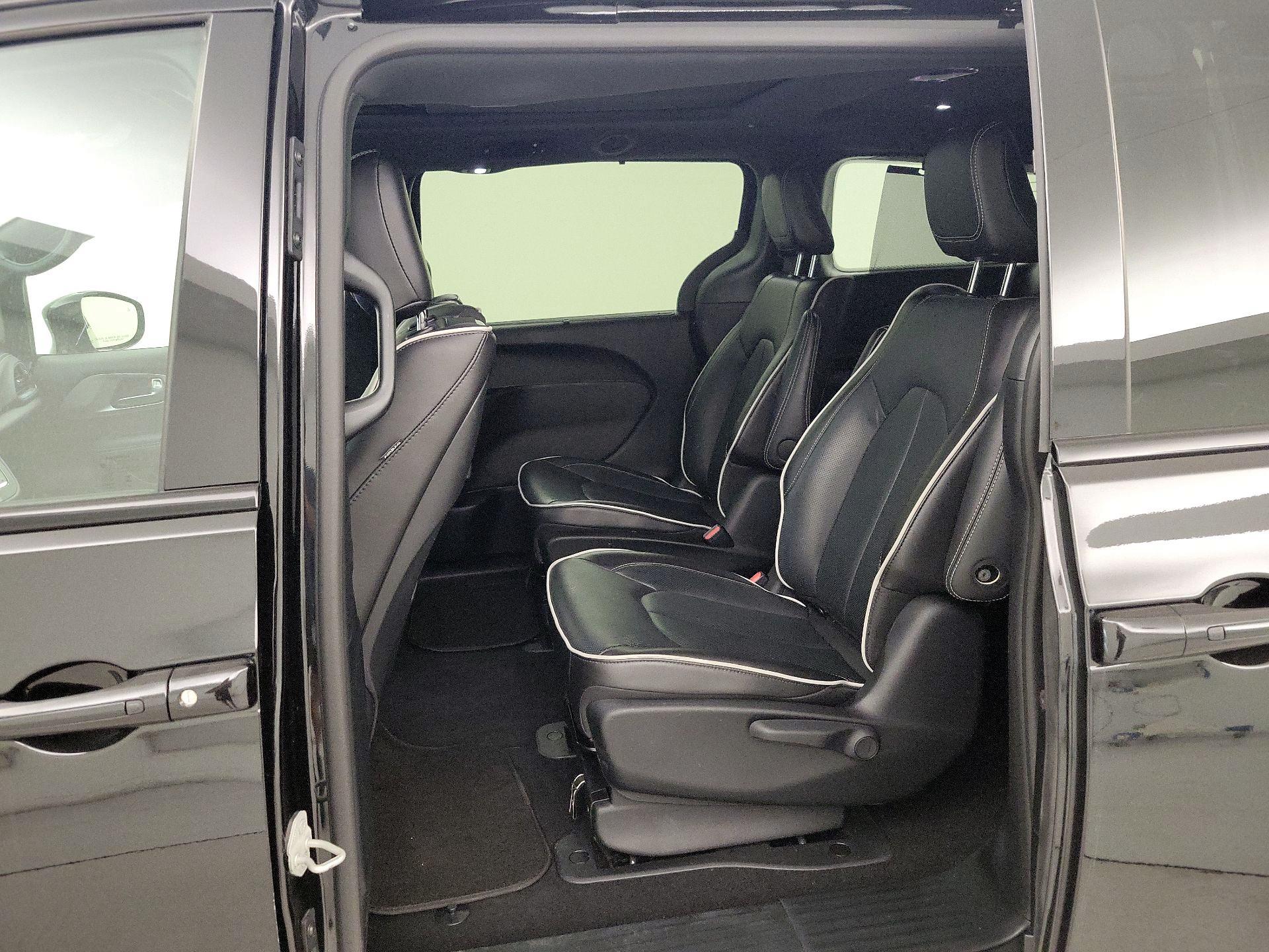 Thumbnail: 2024 Chrysler Pacifica - 20
