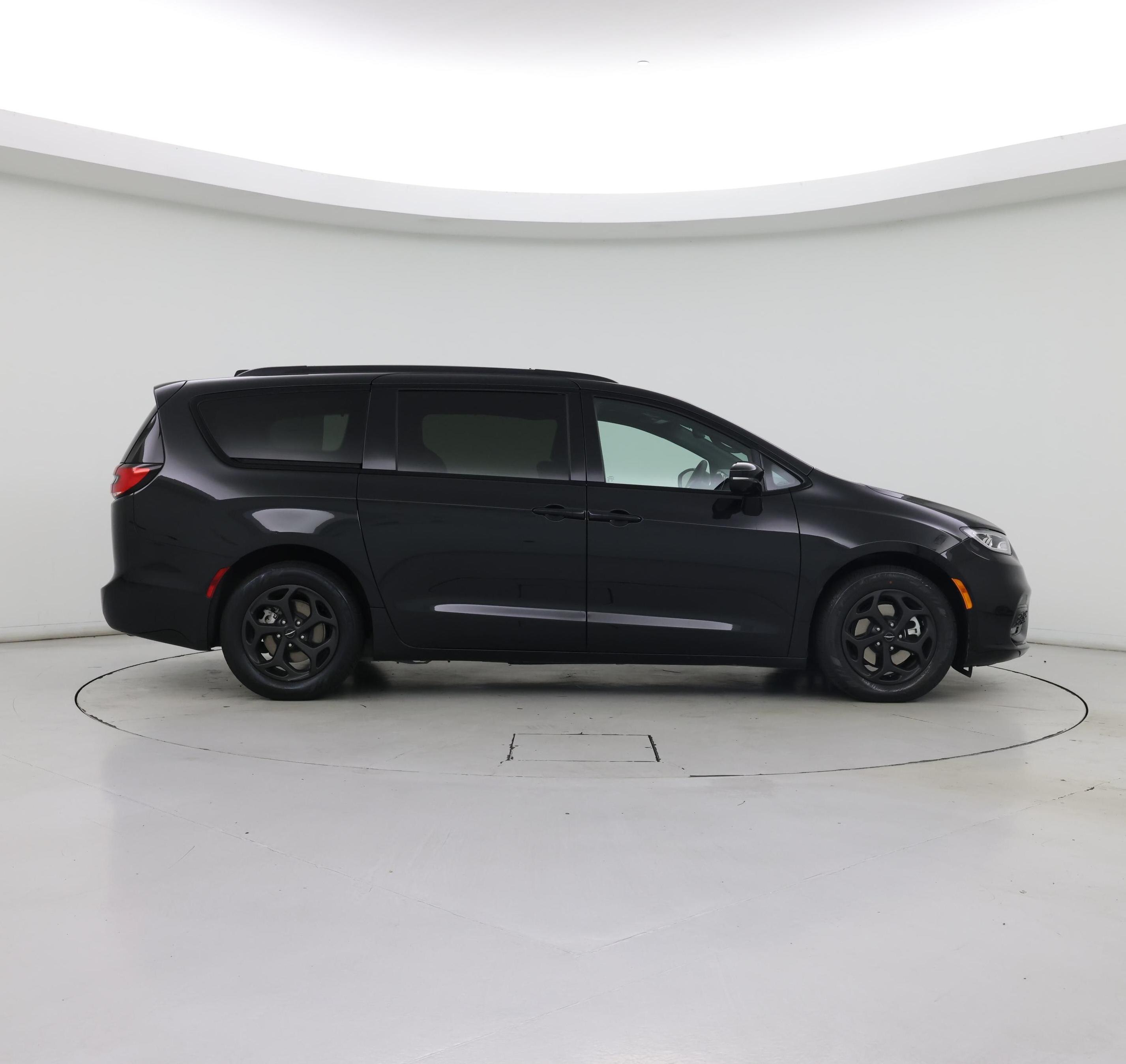Thumbnail: 2024 Chrysler Pacifica - 7