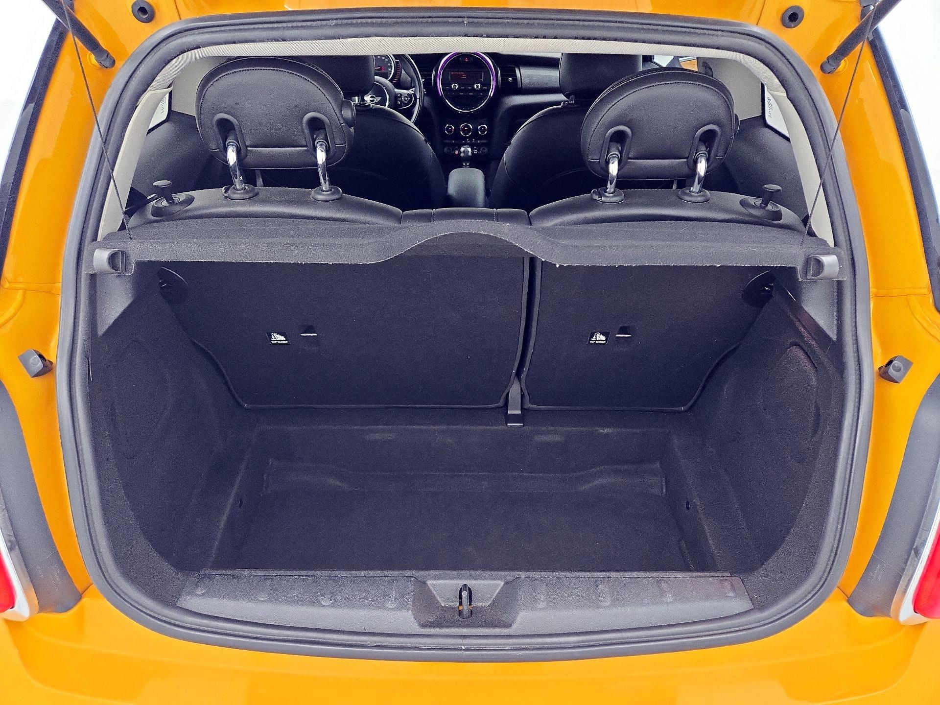 Thumbnail: 2015 MINI Cooper Hardtop - 19