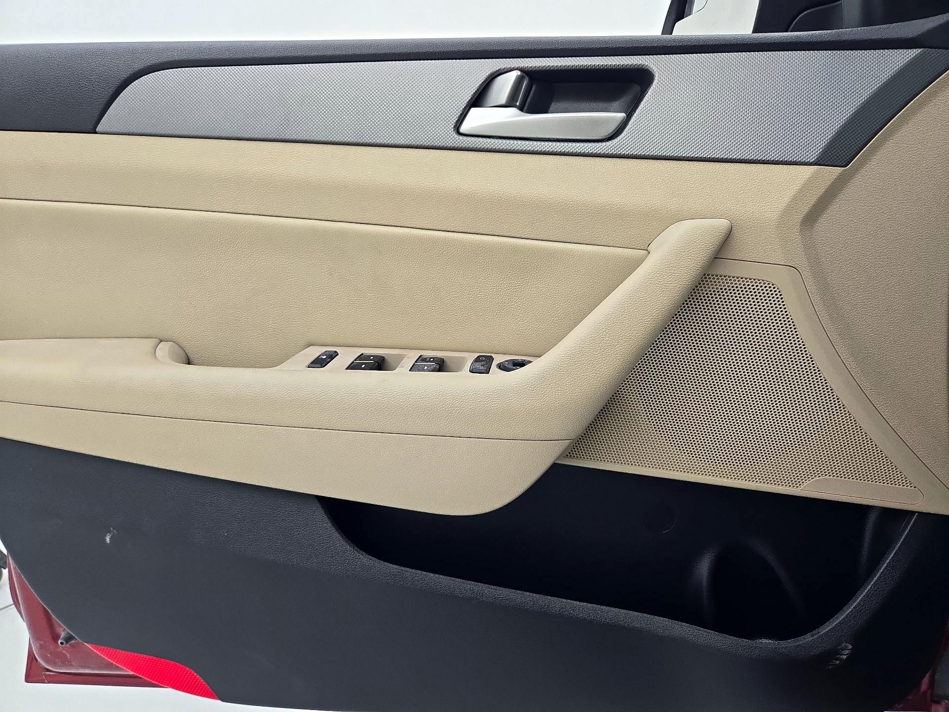 Thumbnail: 2015 Hyundai Sonata - 12