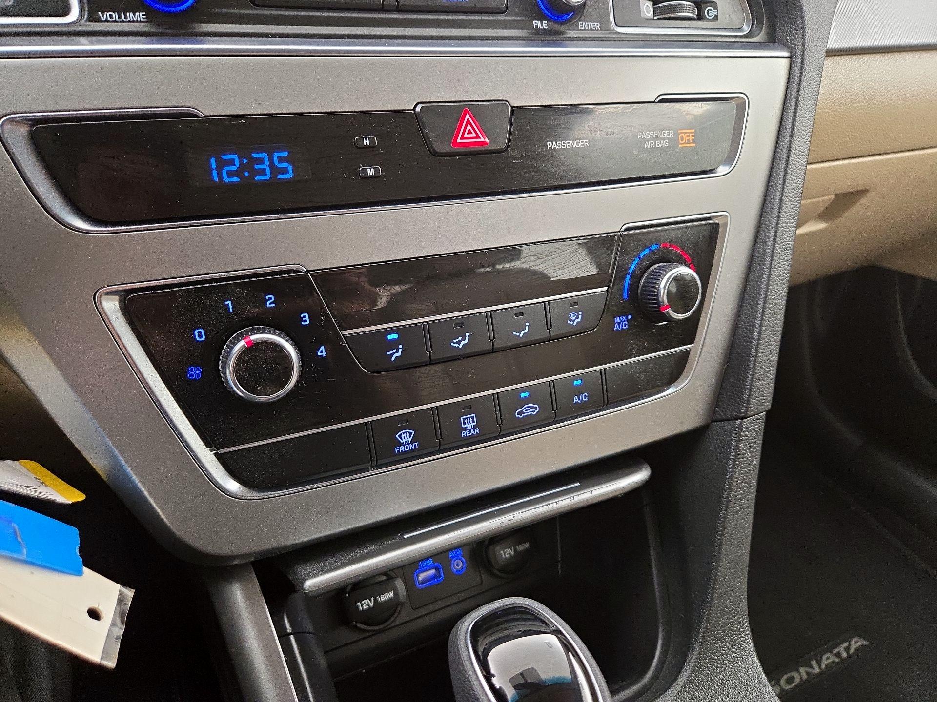 Thumbnail: 2015 Hyundai Sonata - 16