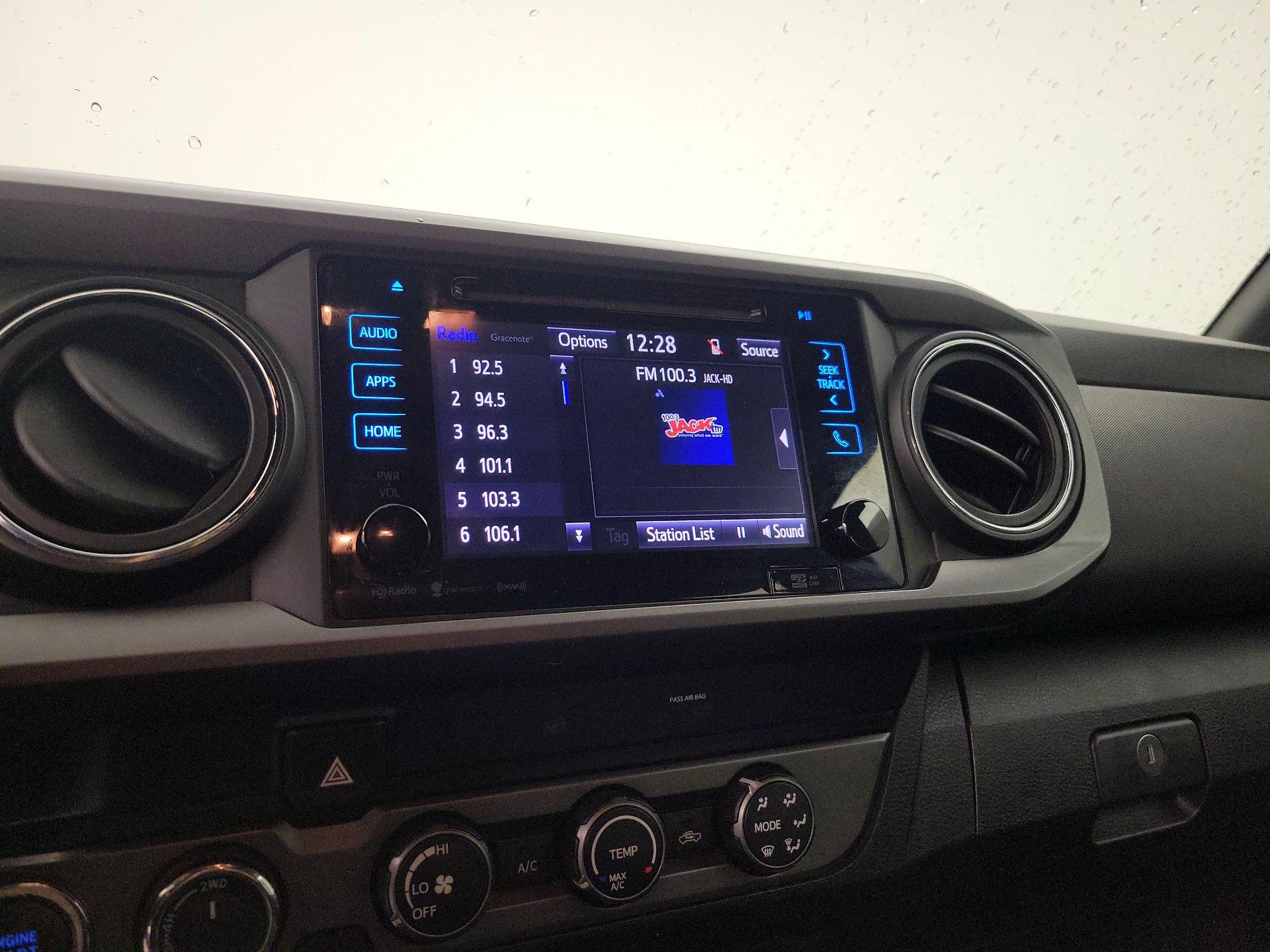 Thumbnail: 2019 Toyota Tacoma - 15