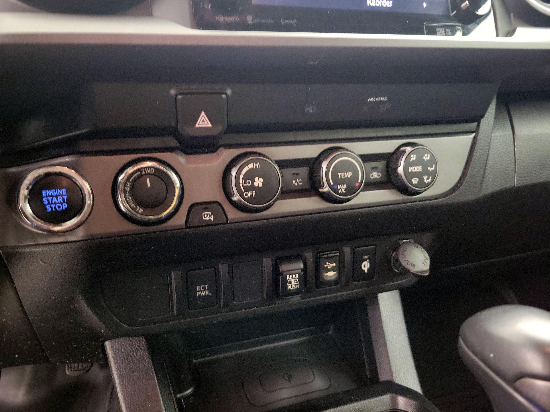Thumbnail: 2019 Toyota Tacoma - 16