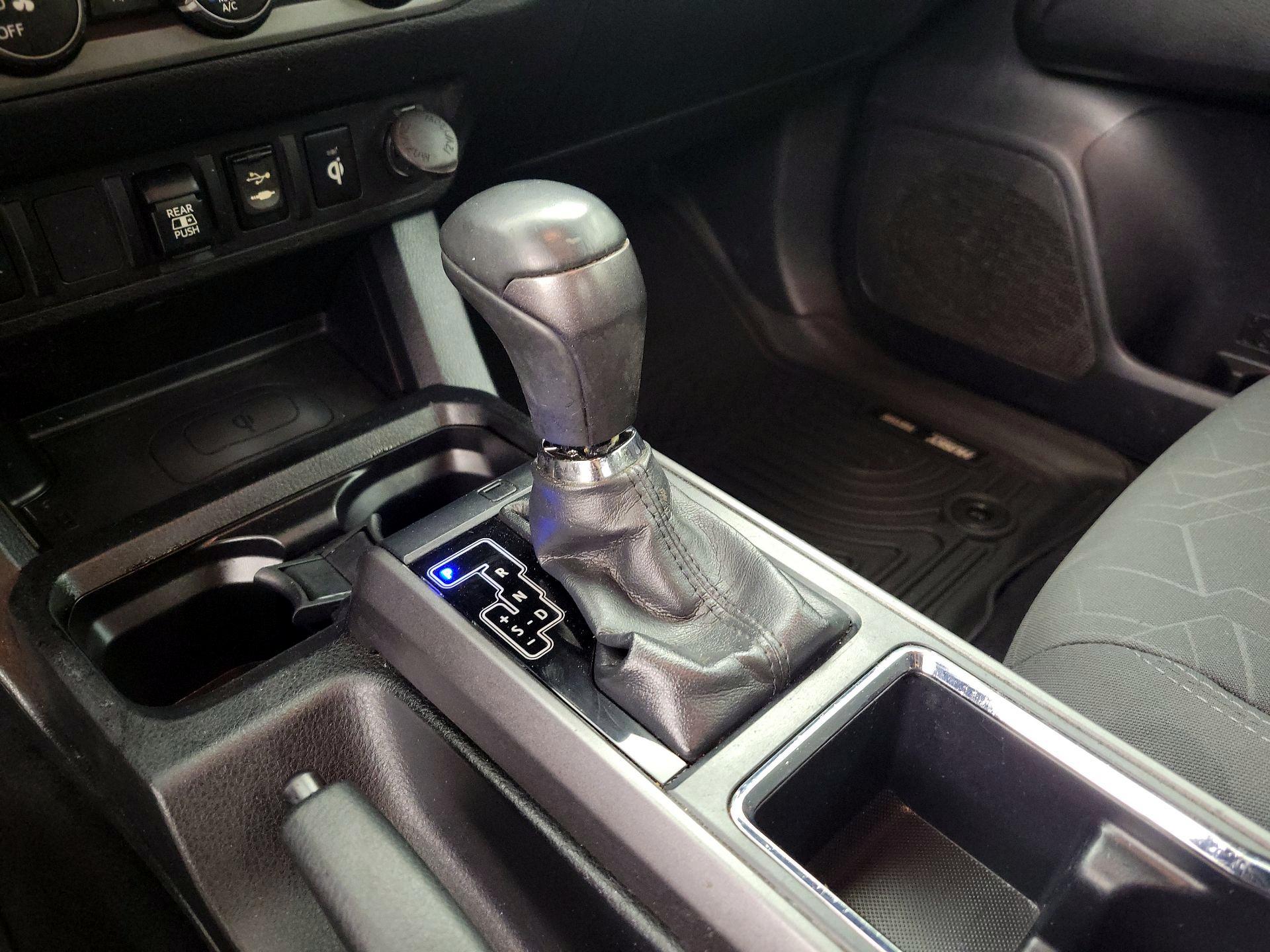 Thumbnail: 2019 Toyota Tacoma - 17