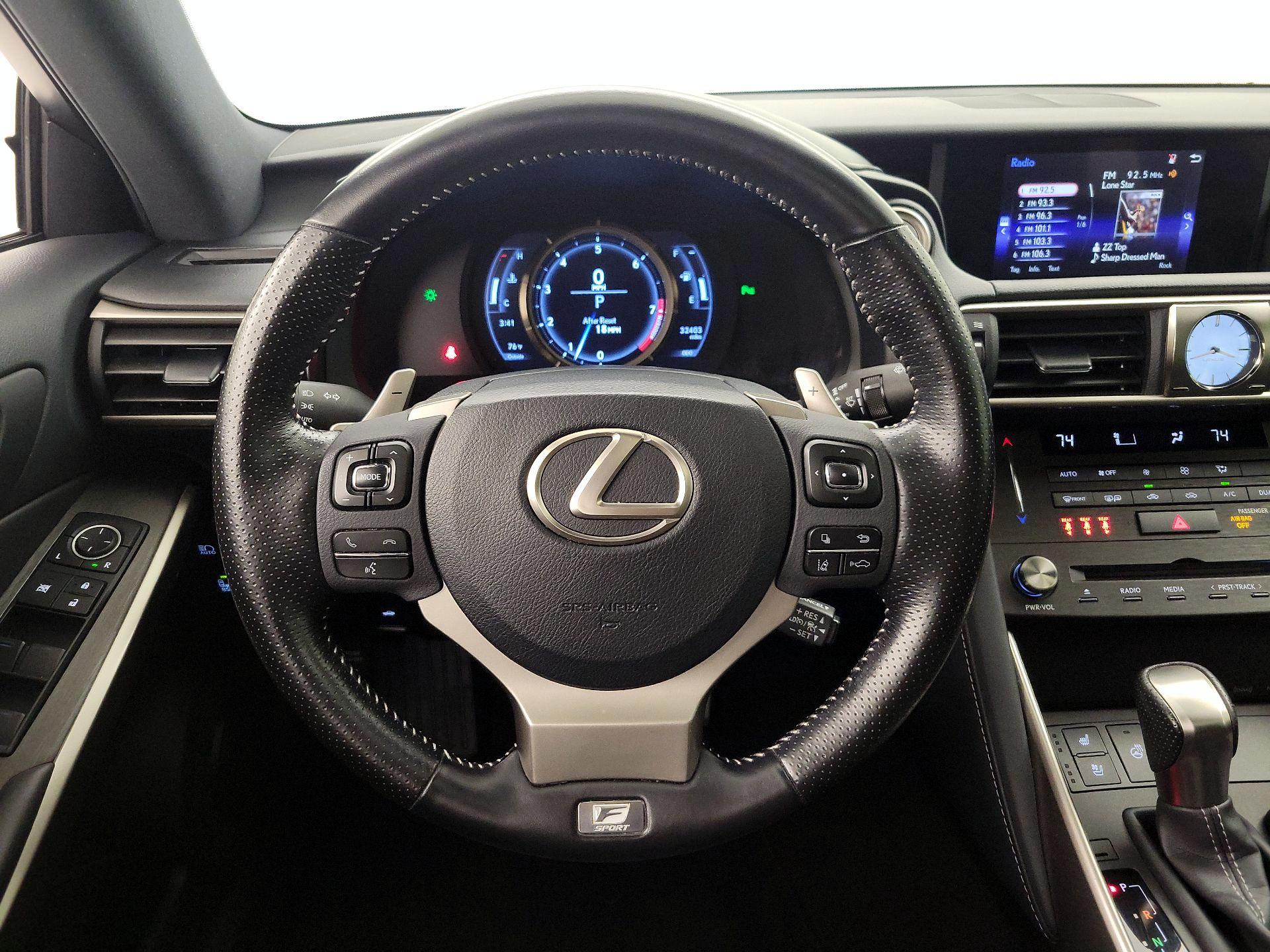 Thumbnail: 2020 Lexus IS - 10