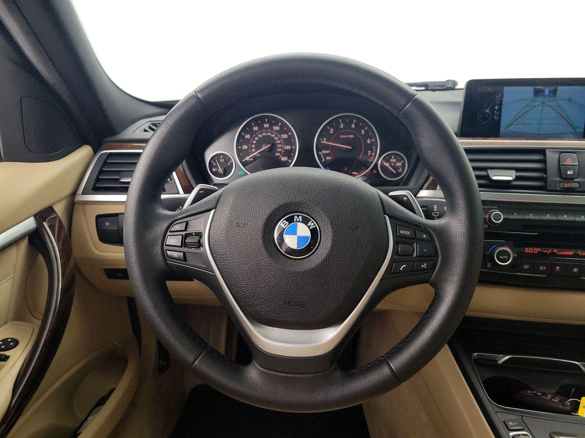 Thumbnail: 2016 BMW 3 Series - 10