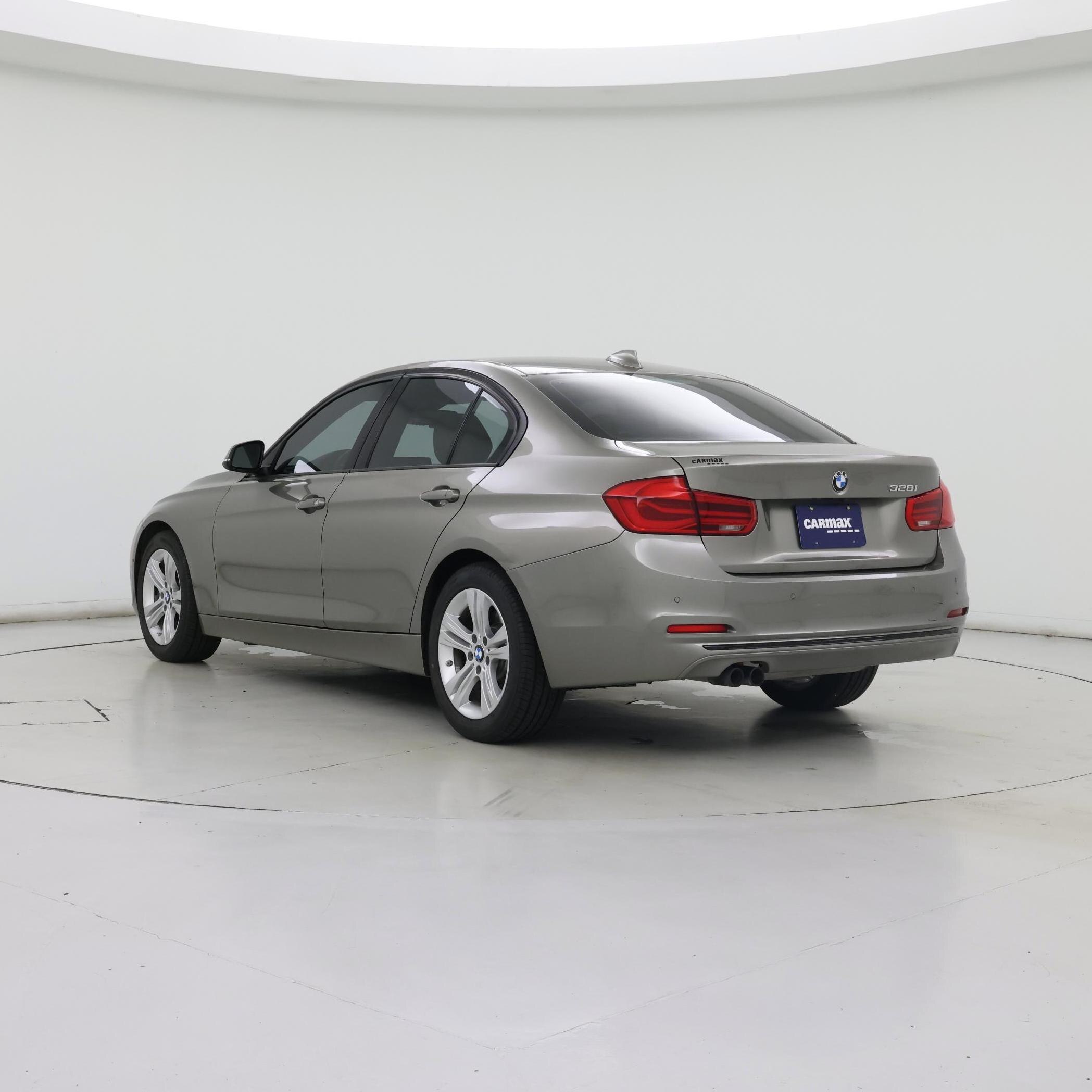 Thumbnail: 2016 BMW 3 Series - 2