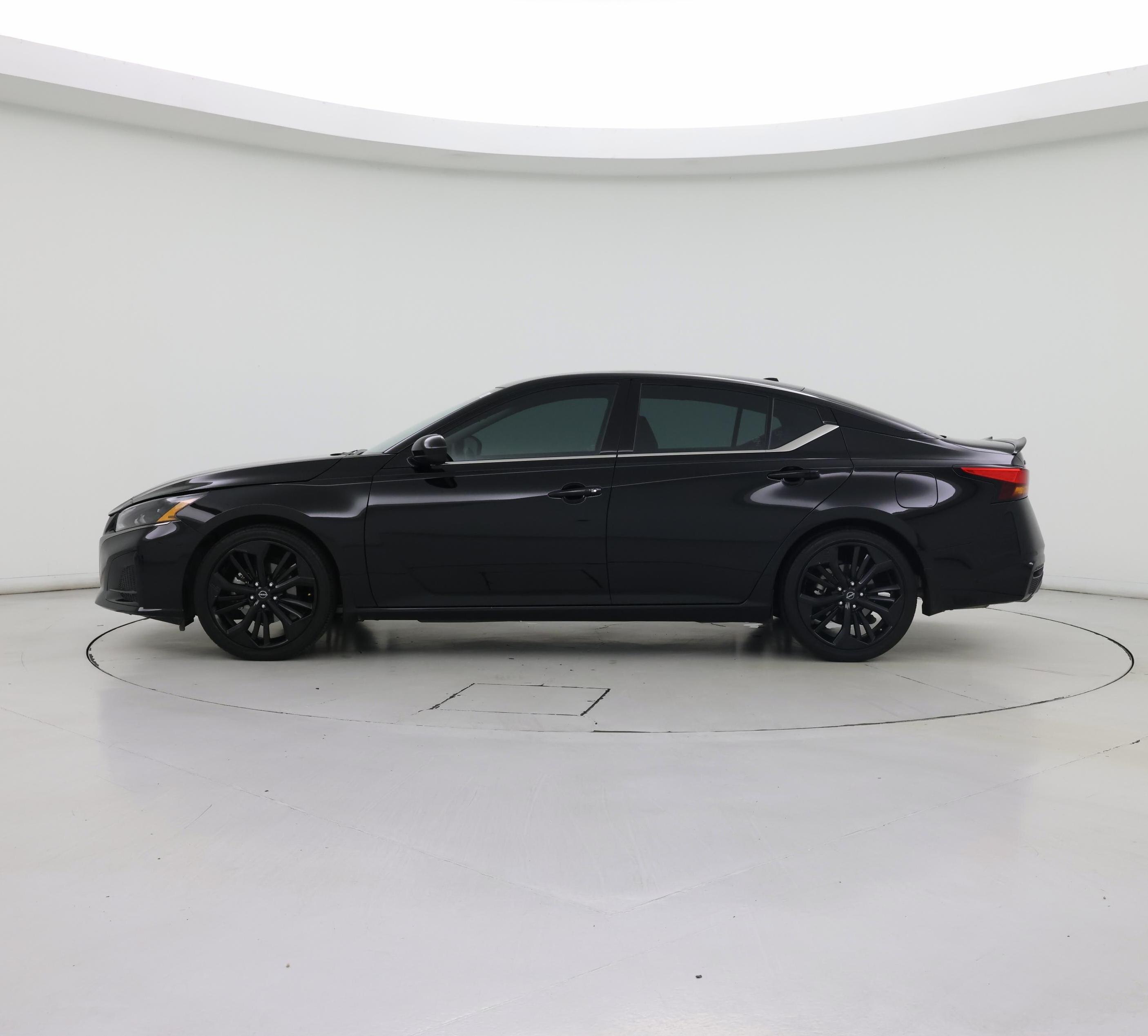Thumbnail: 2023 Nissan Altima - 3