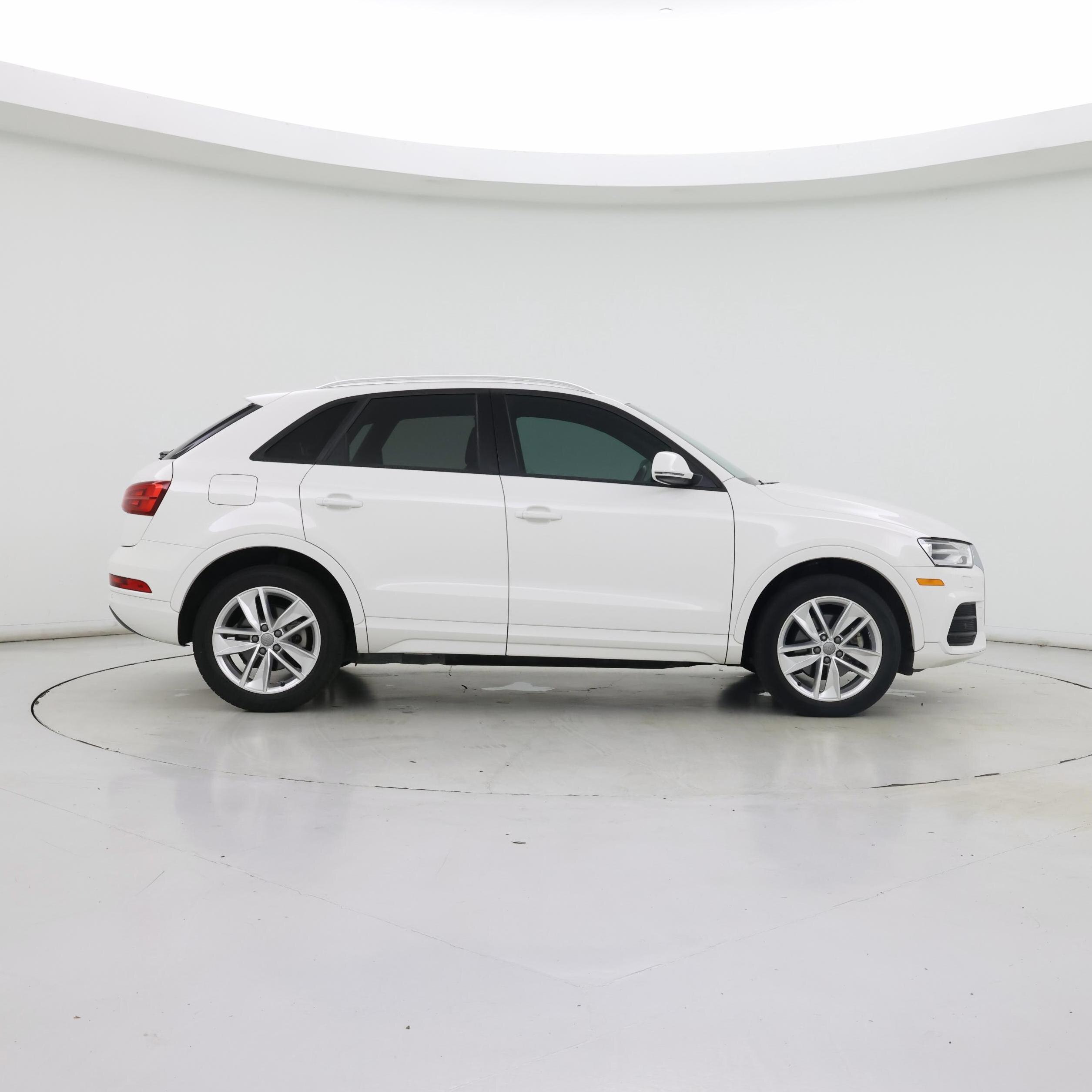 Thumbnail: 2017 Audi Q3 - 7