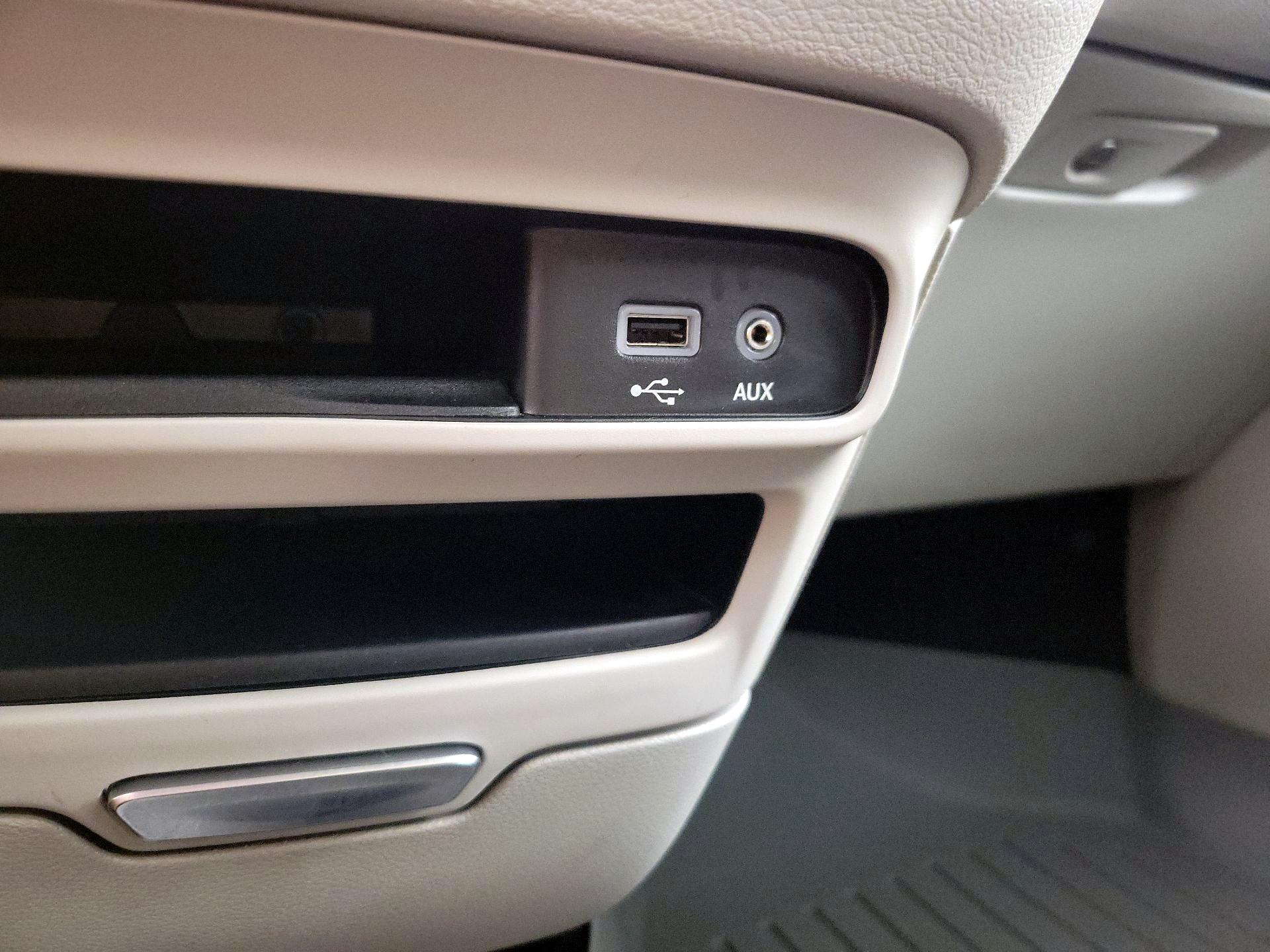 Thumbnail: 2018 Chrysler Pacifica - 18
