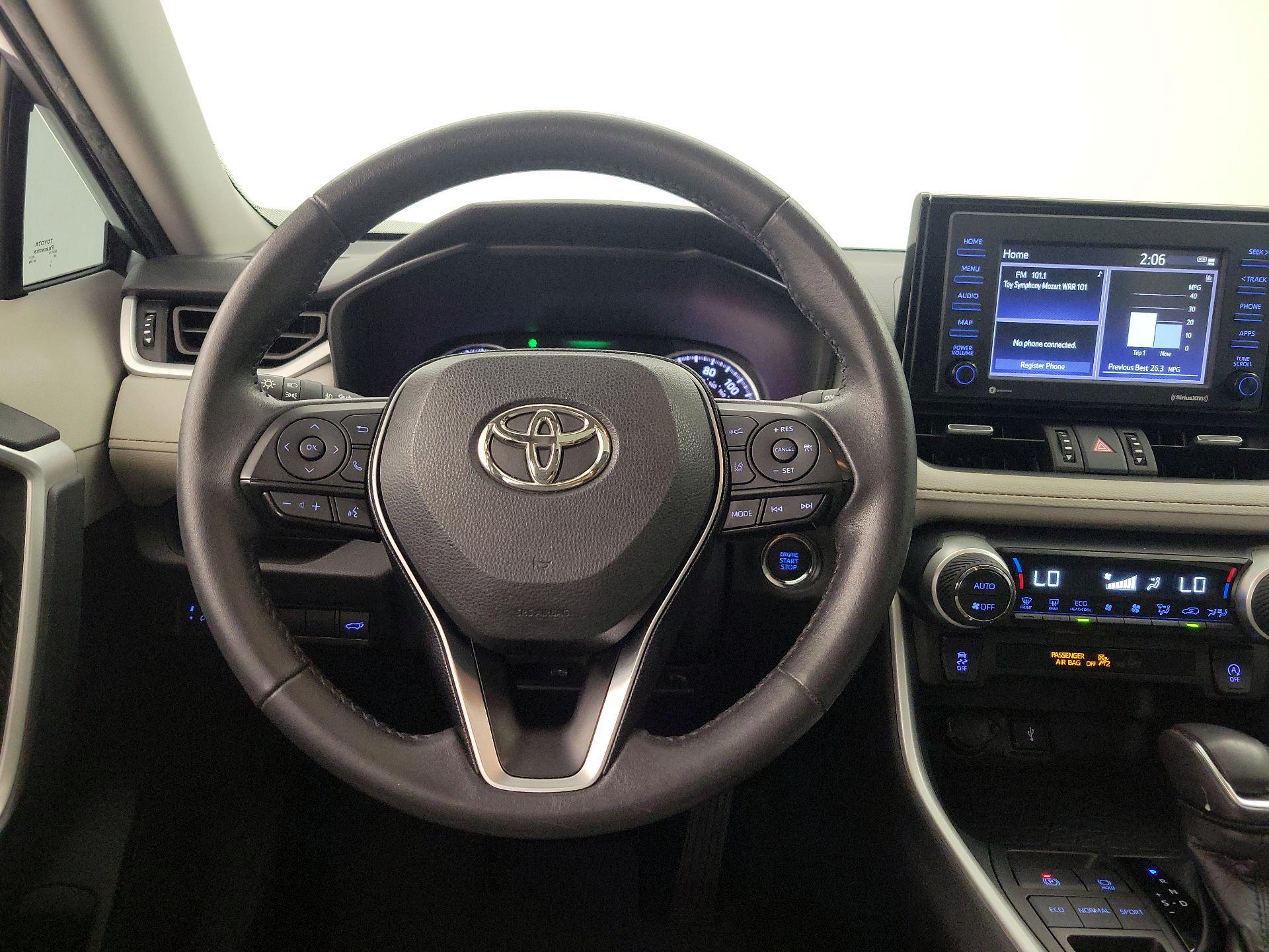Thumbnail: 2021 Toyota RAV4 - 10