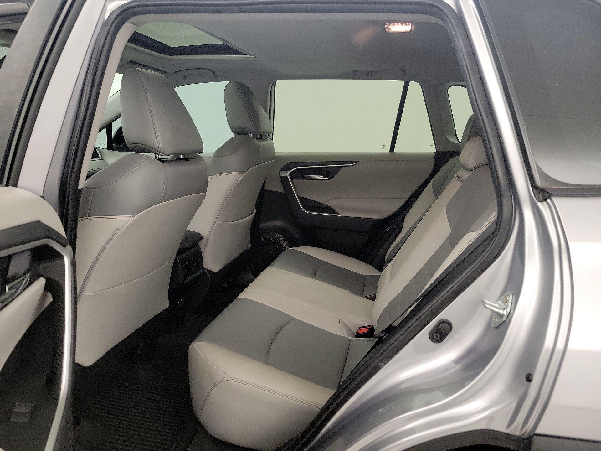 Thumbnail: 2021 Toyota RAV4 - 19
