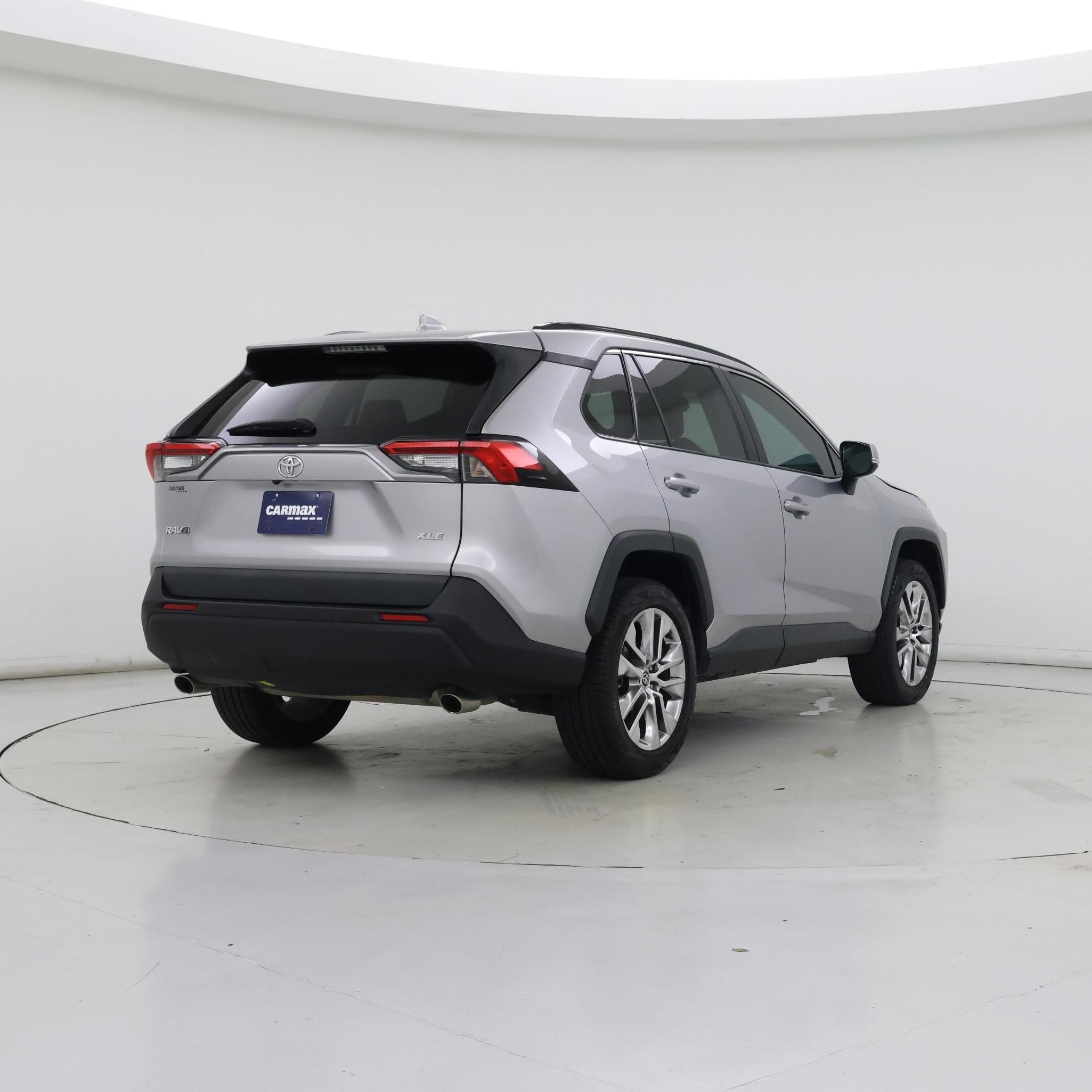 Thumbnail: 2021 Toyota RAV4 - 8
