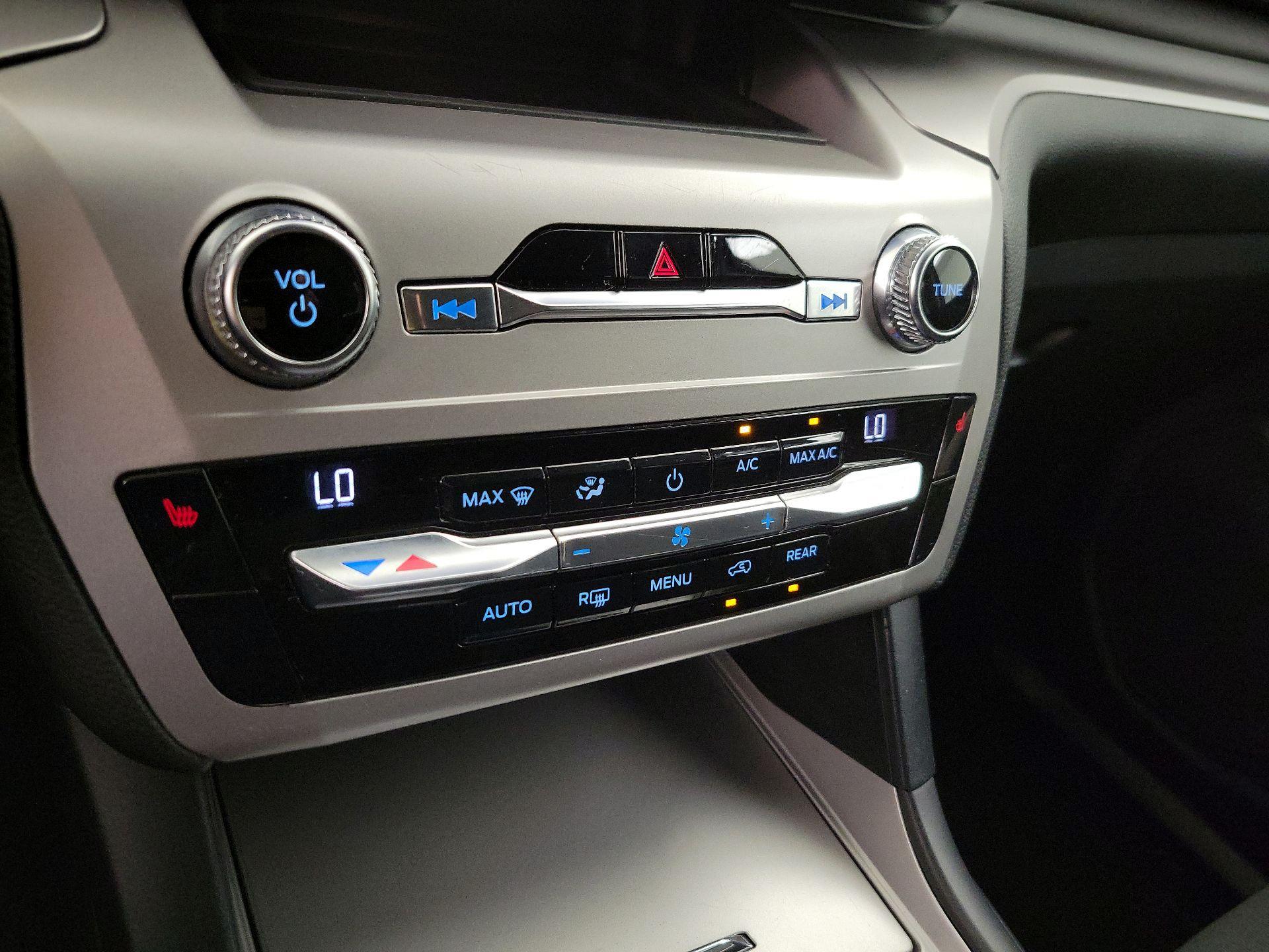 Thumbnail: 2021 Ford Explorer - 16