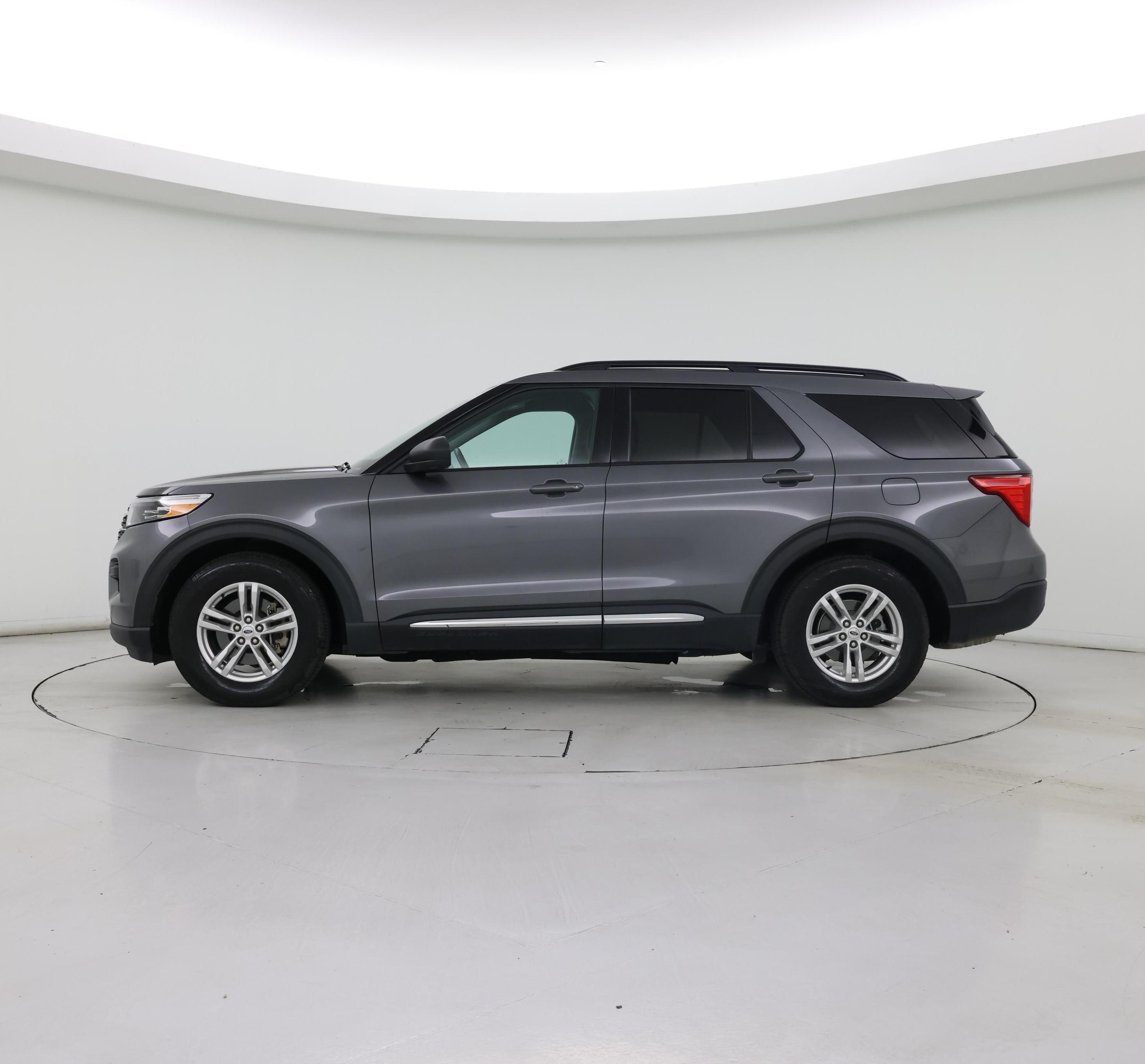 Thumbnail: 2021 Ford Explorer - 3