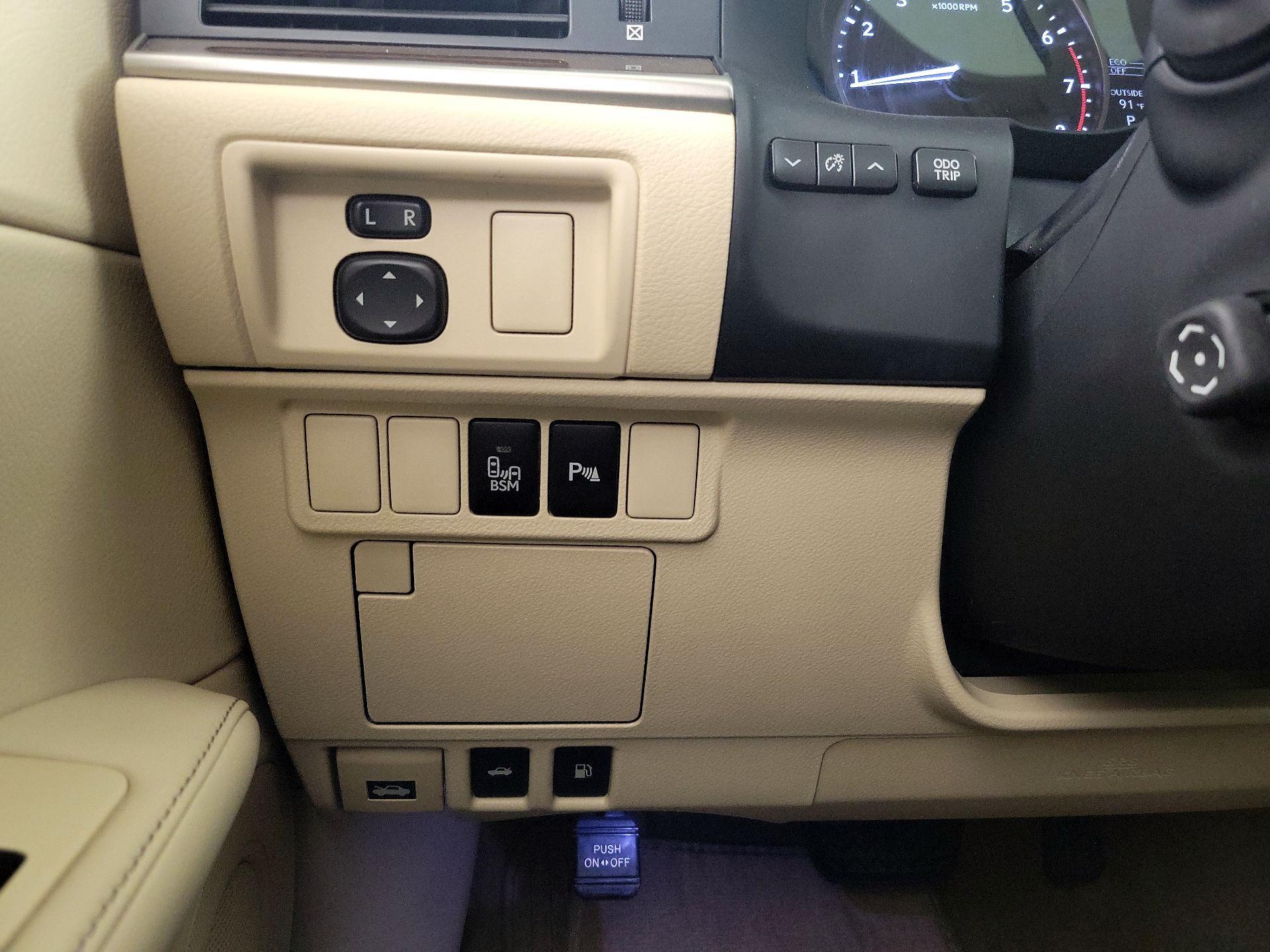 Thumbnail: 2014 Lexus ES - 13