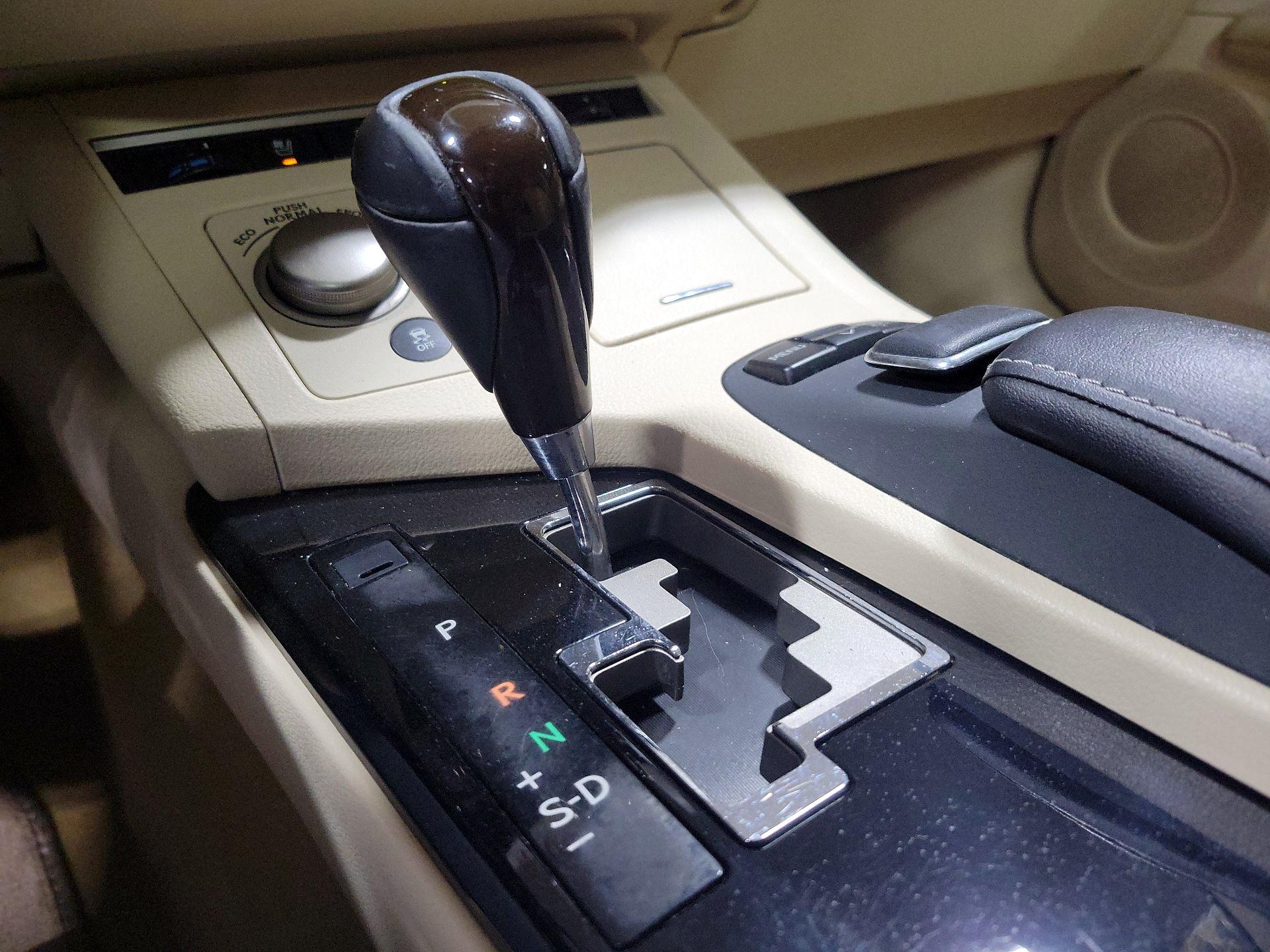 Thumbnail: 2014 Lexus ES - 17