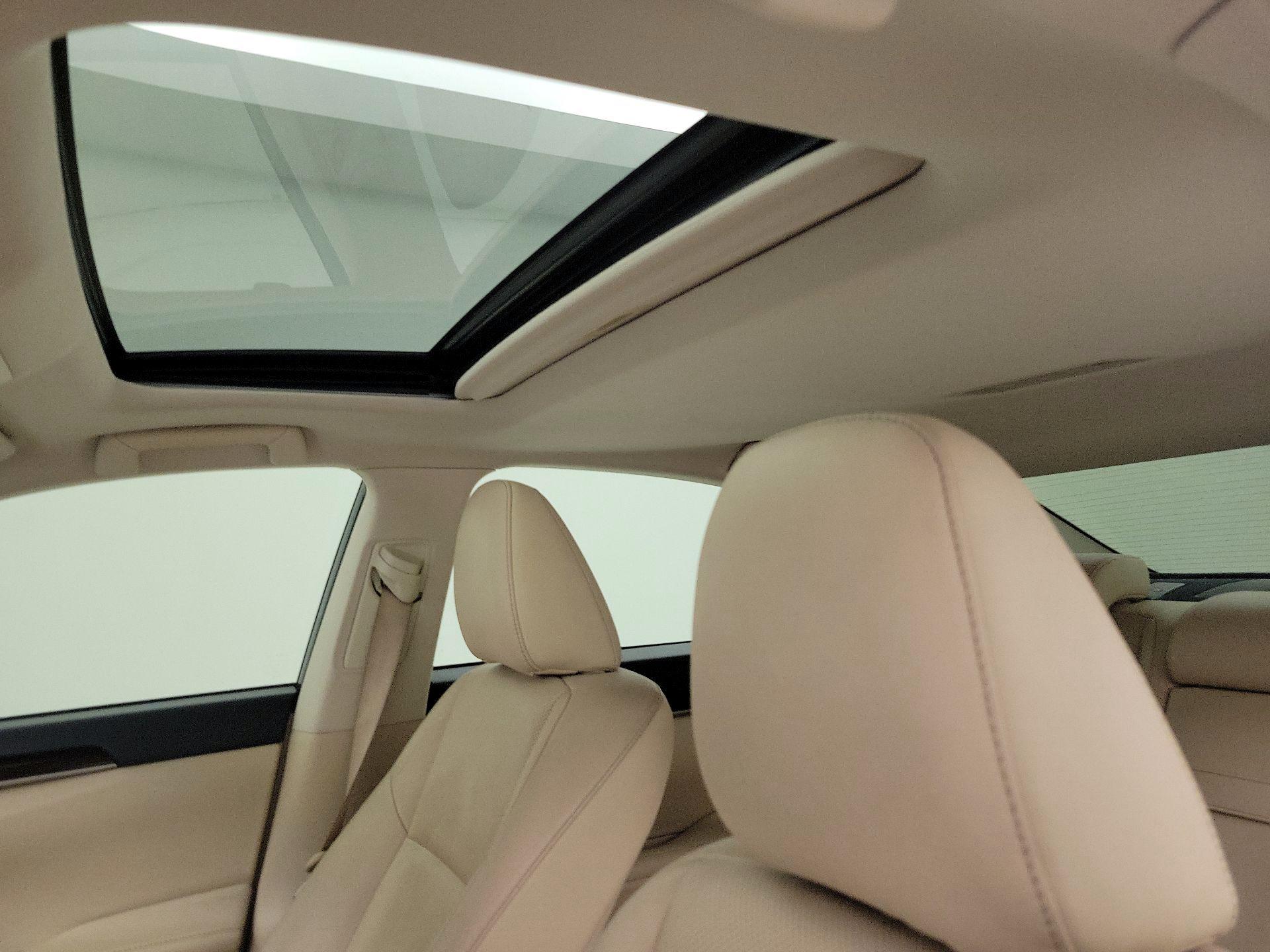 Thumbnail: 2014 Lexus ES - 18