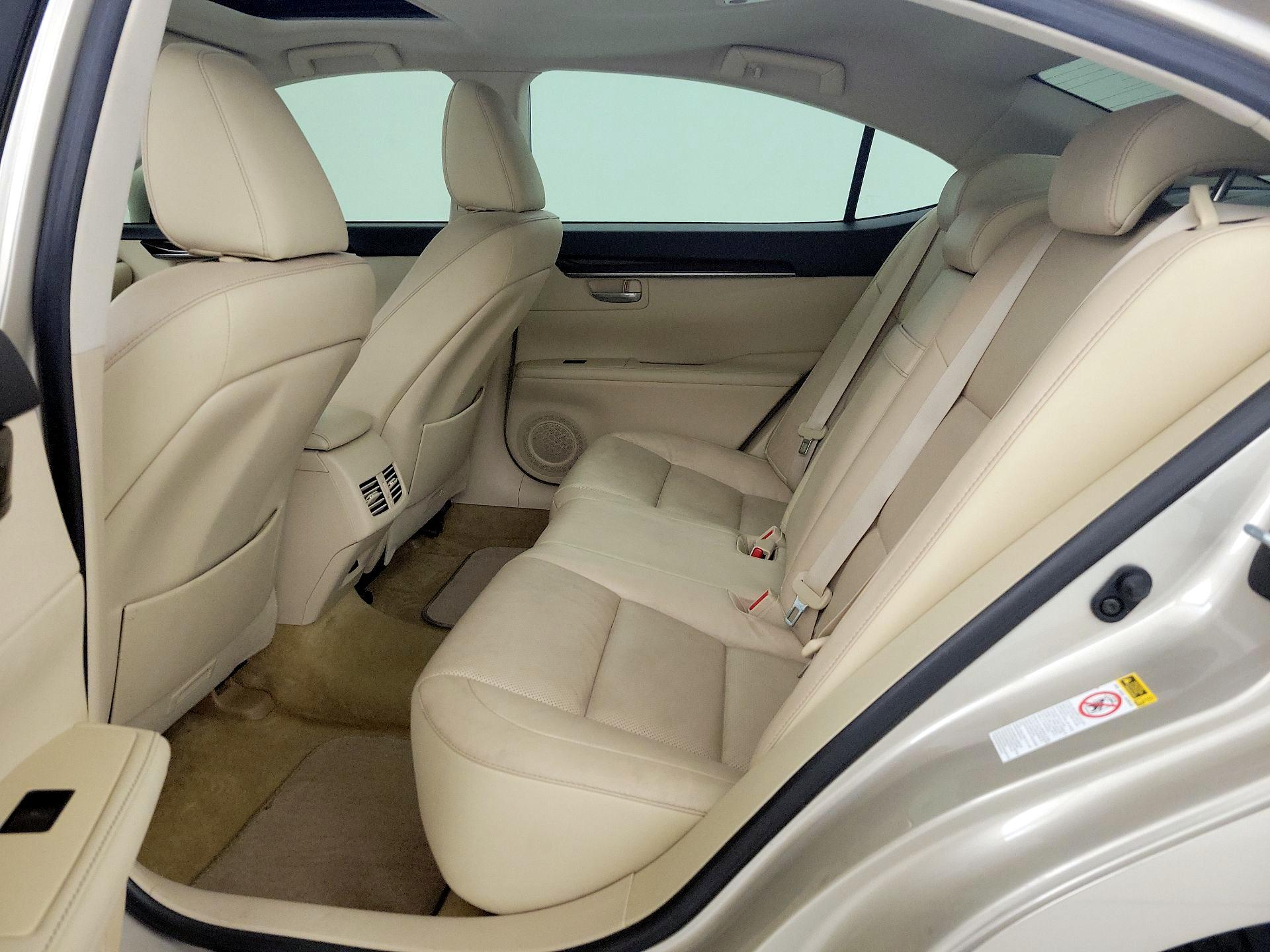 Thumbnail: 2014 Lexus ES - 19