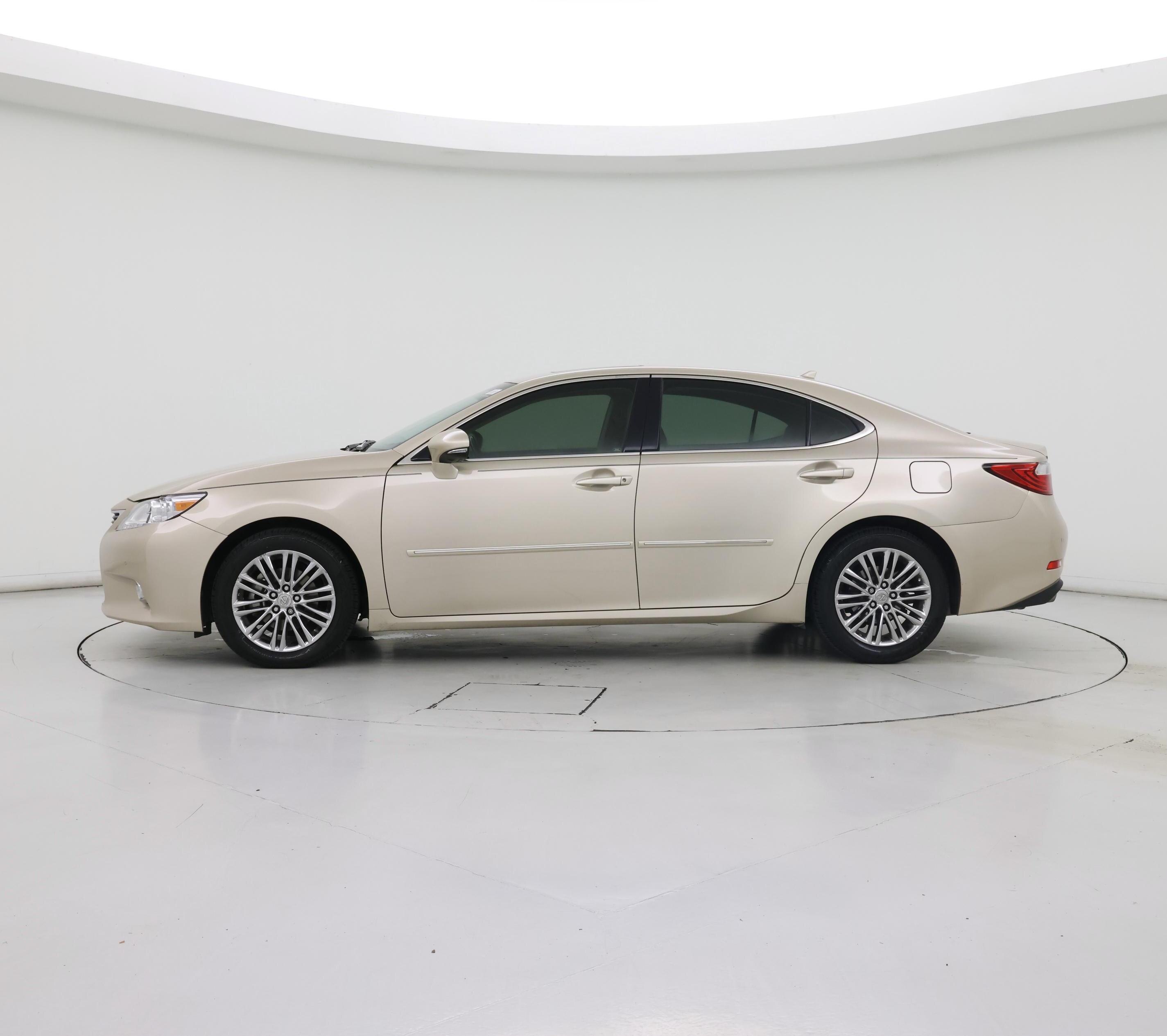 Thumbnail: 2014 Lexus ES - 3