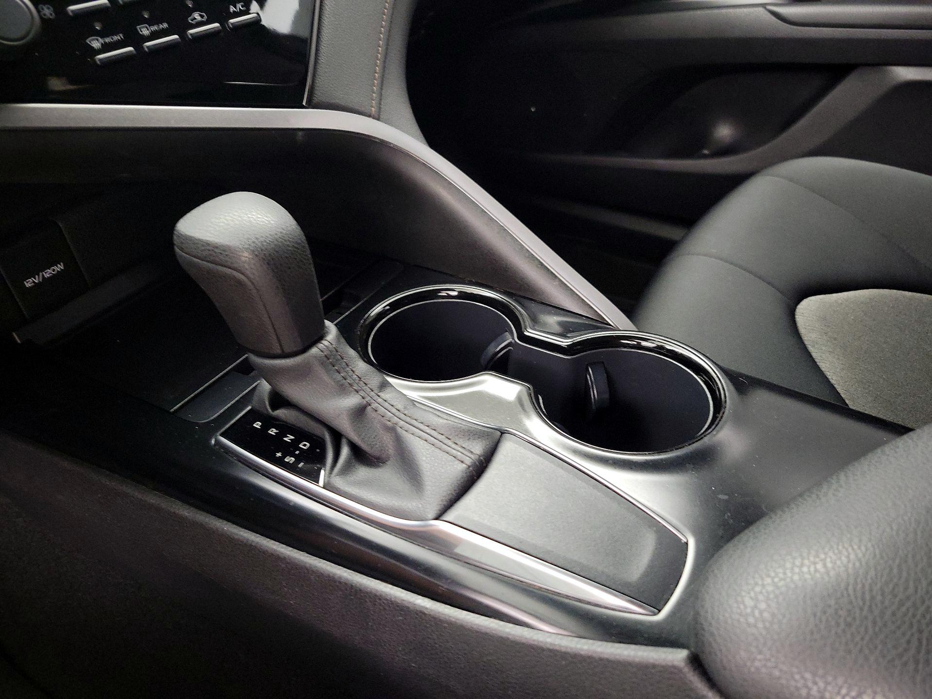 Thumbnail: 2020 Toyota Camry - 17