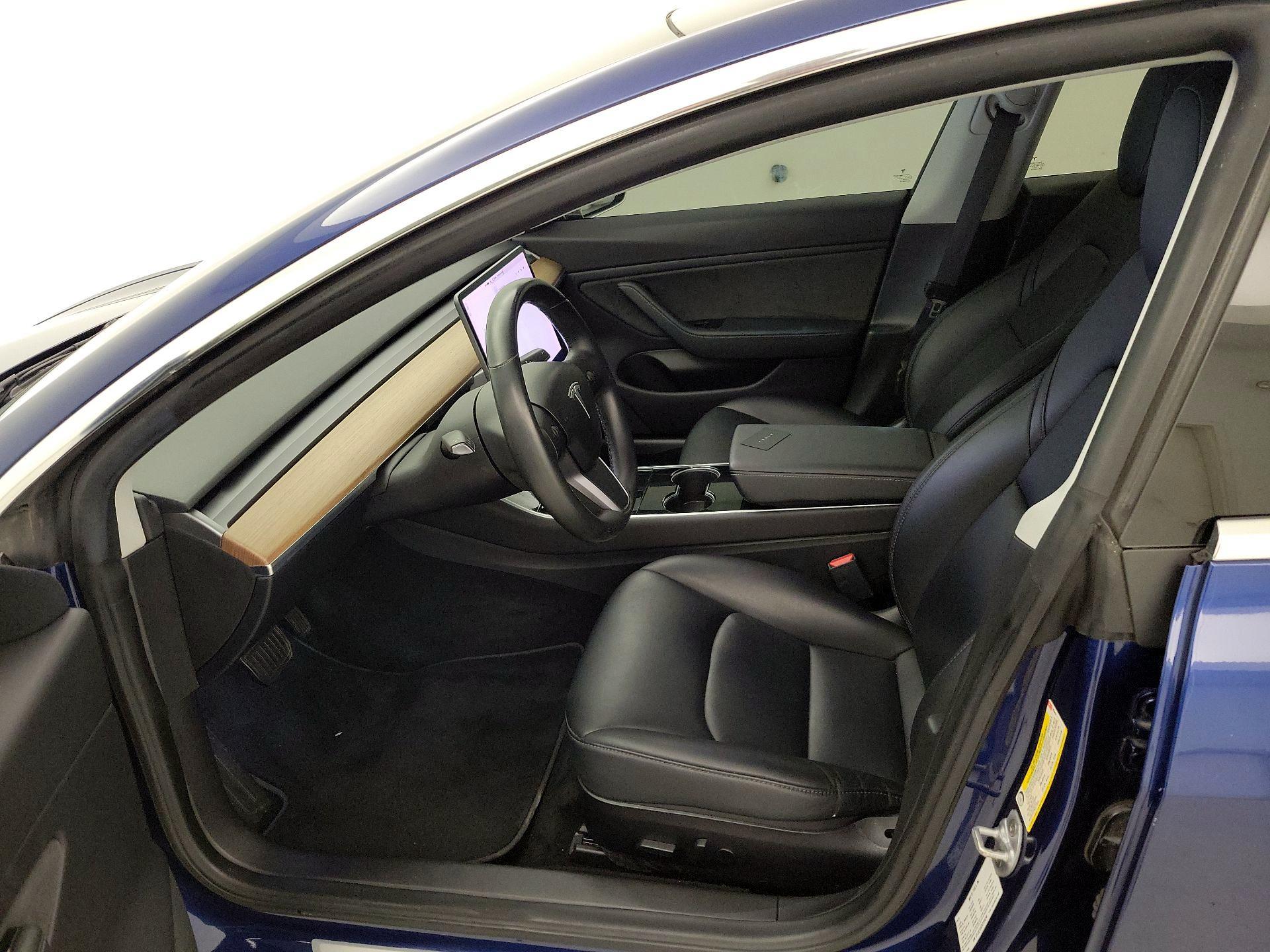 Thumbnail: 2019 Tesla Model 3 - 11