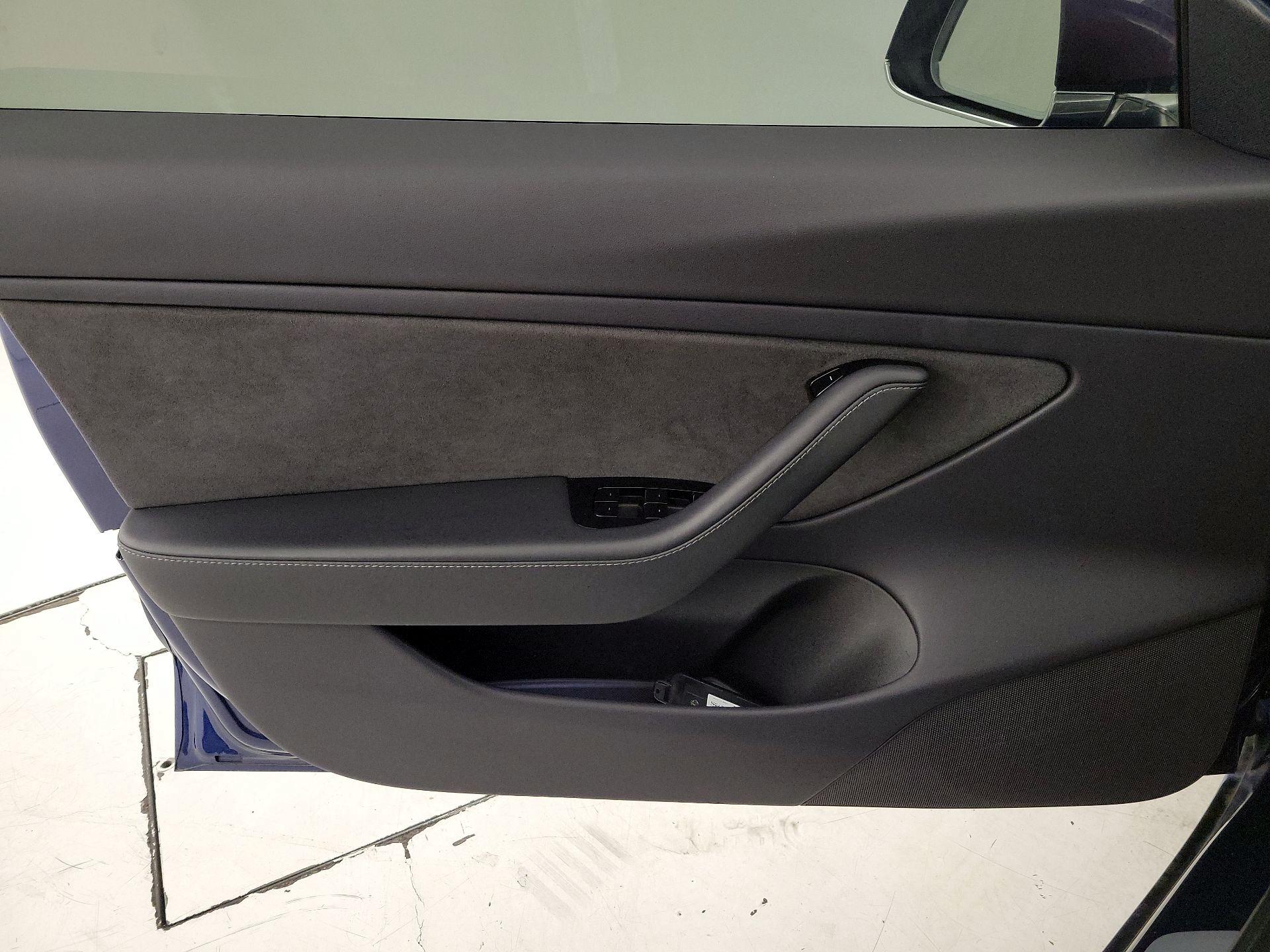 Thumbnail: 2019 Tesla Model 3 - 12