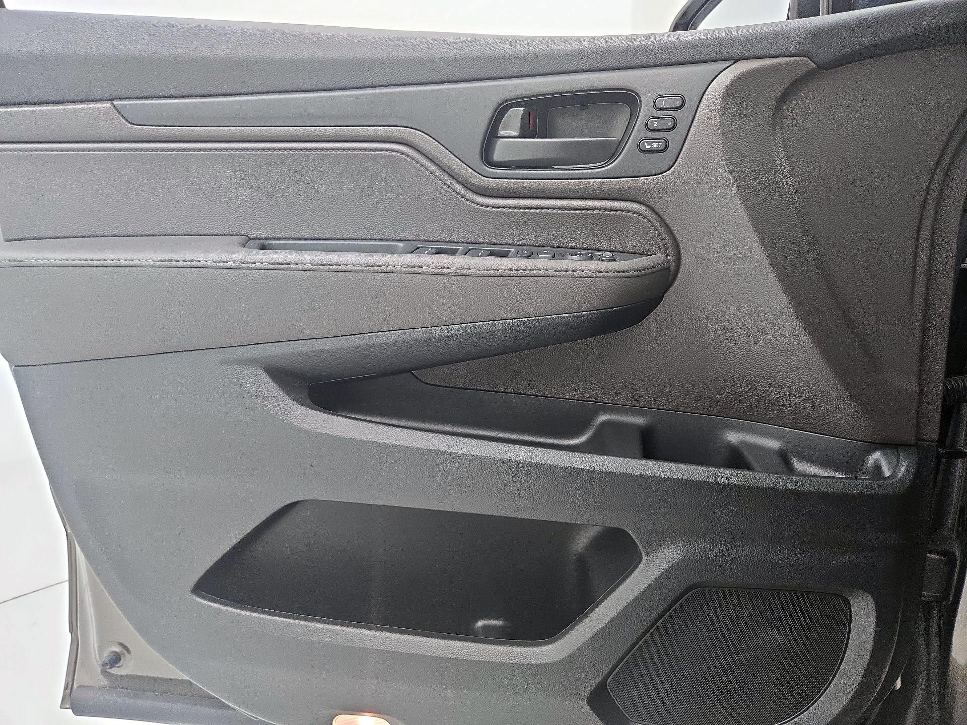 Thumbnail: 2019 Honda Odyssey - 12
