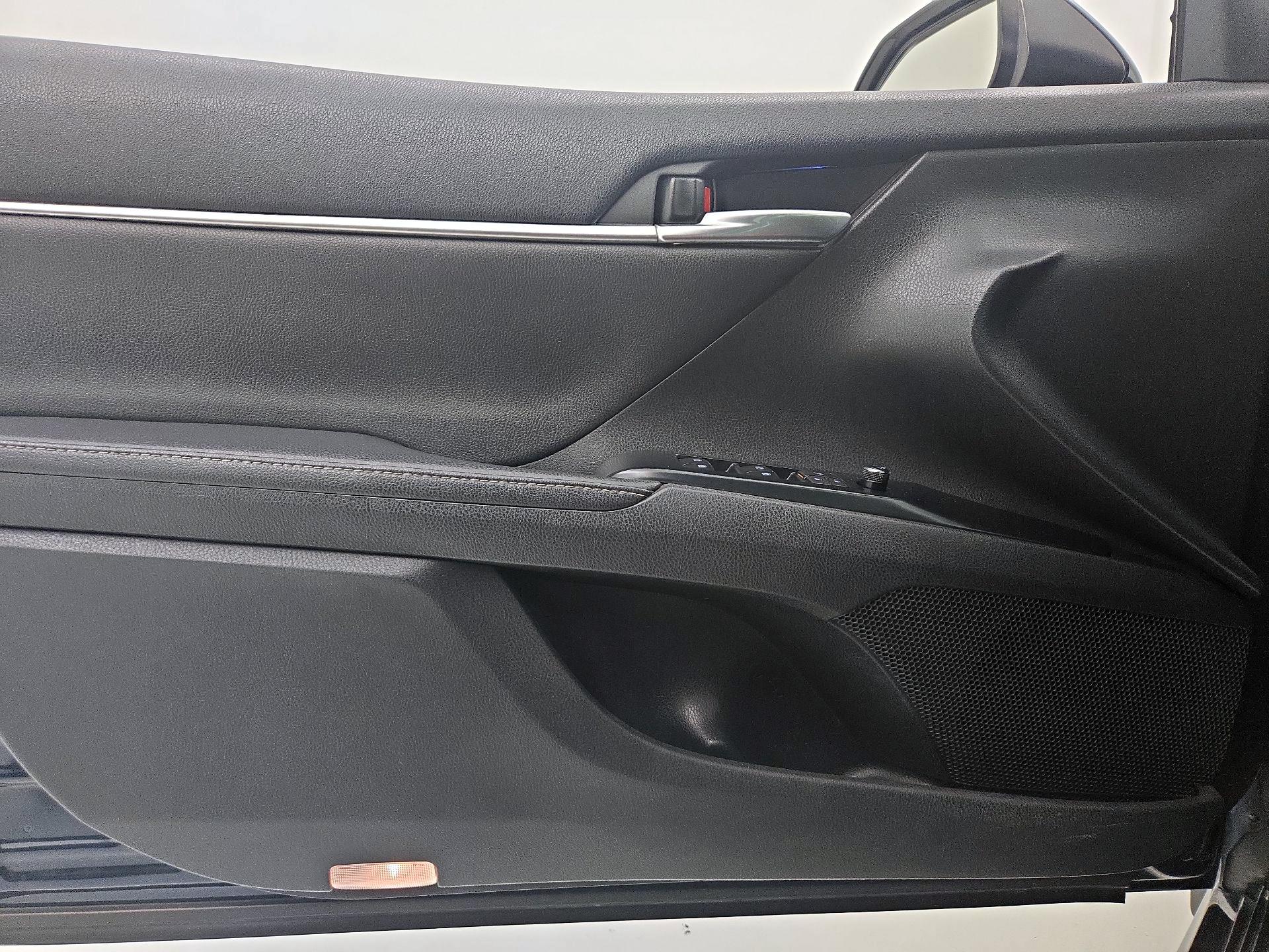 Thumbnail: 2019 Toyota Camry - 12