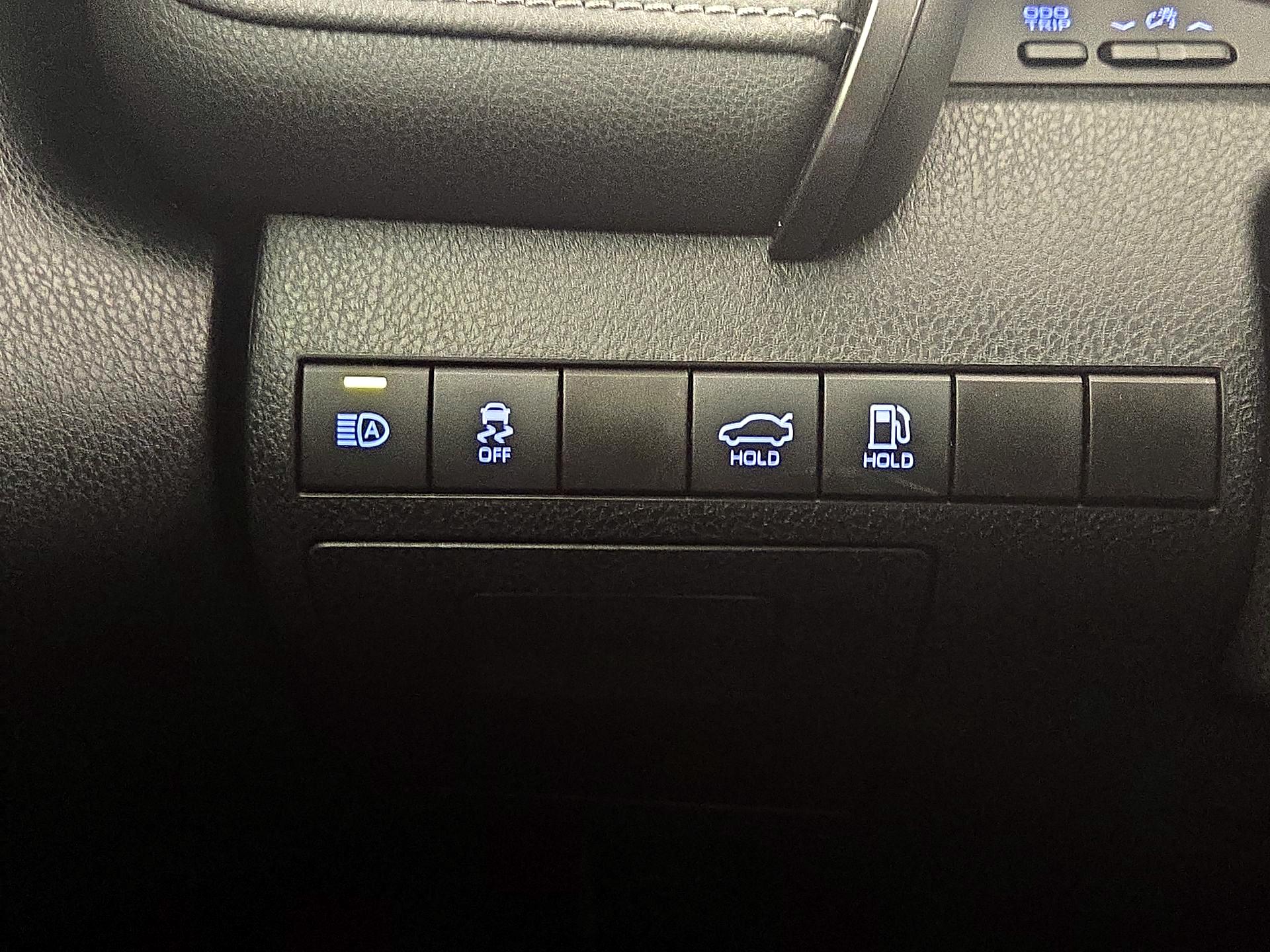 Thumbnail: 2019 Toyota Camry - 13